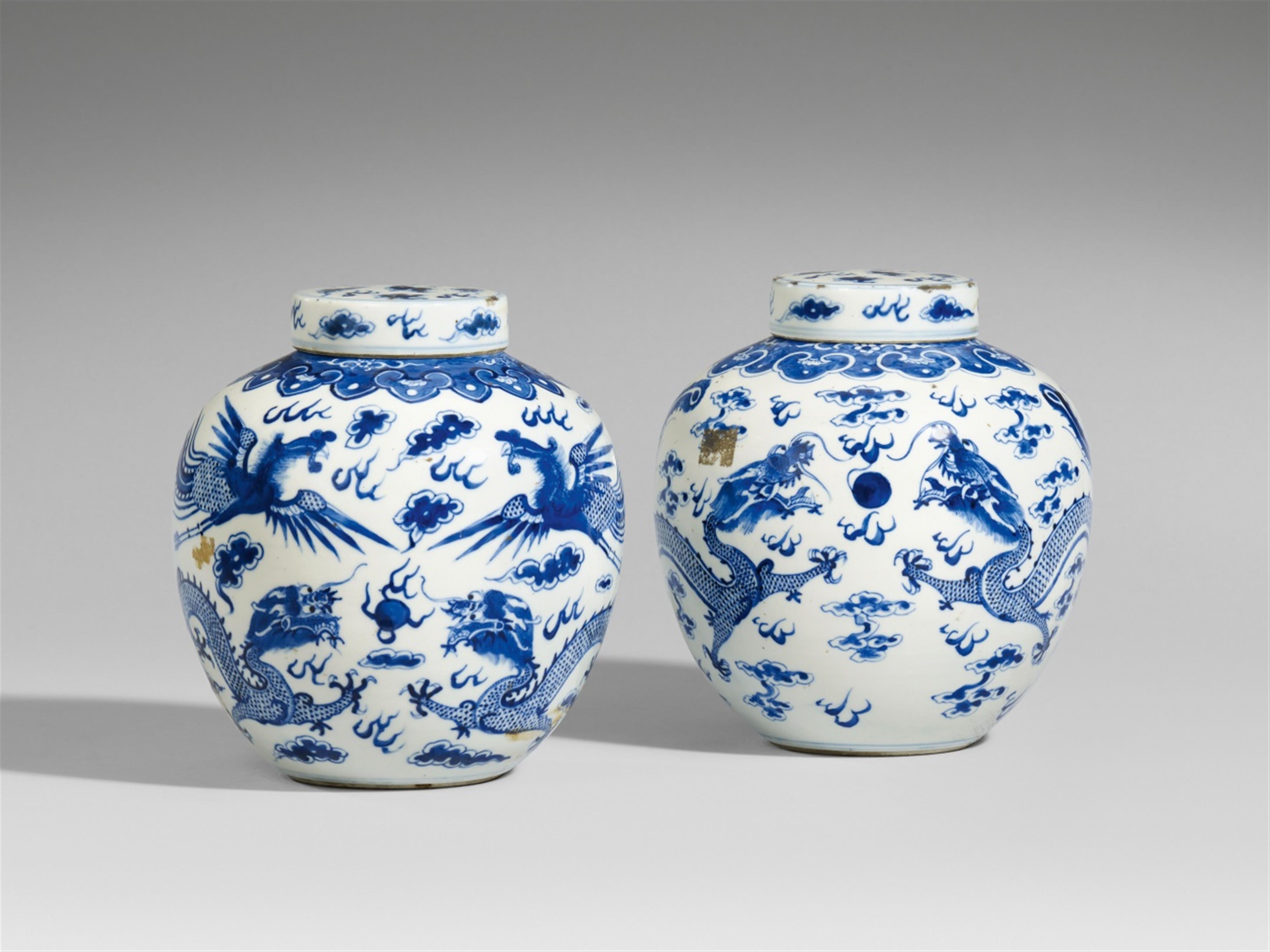 Two blue and white covered ginger jars. 19th/20th century - image-1