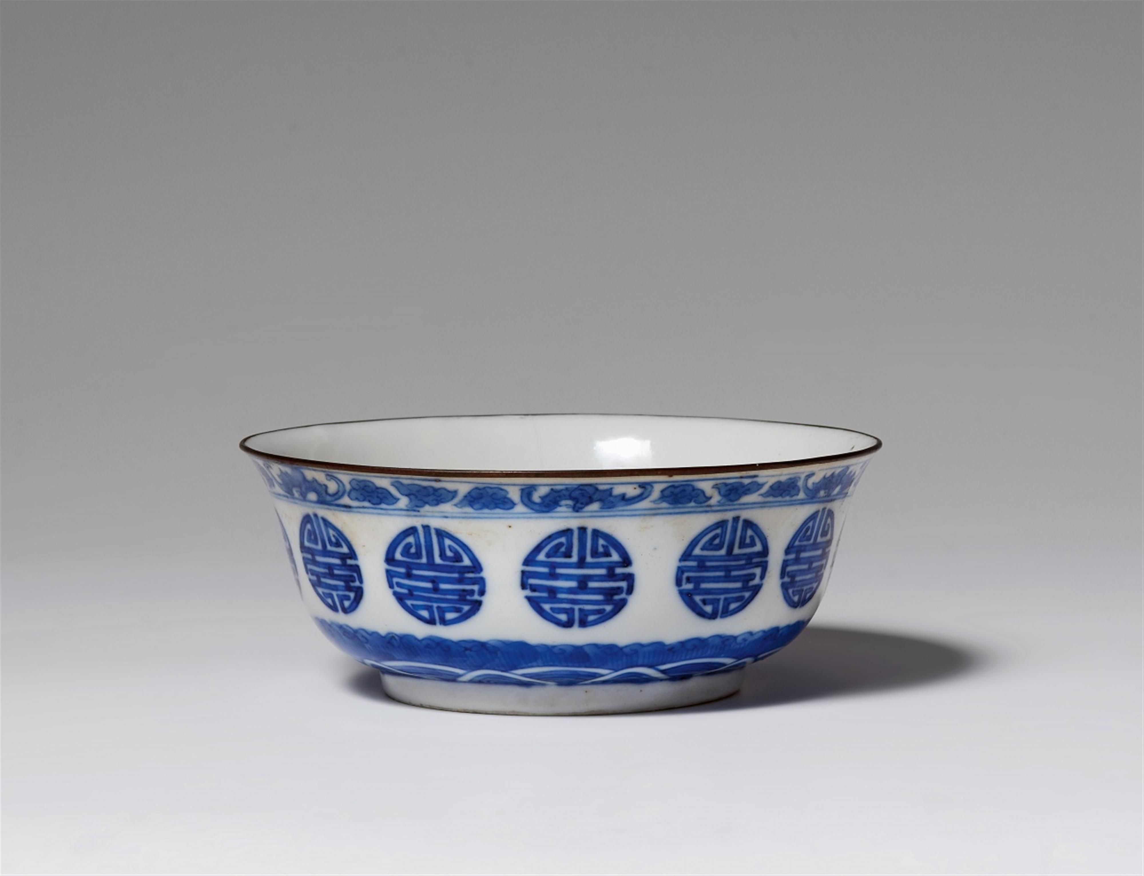 A blue and white bleu de Hue bowl. 19th century - image-1