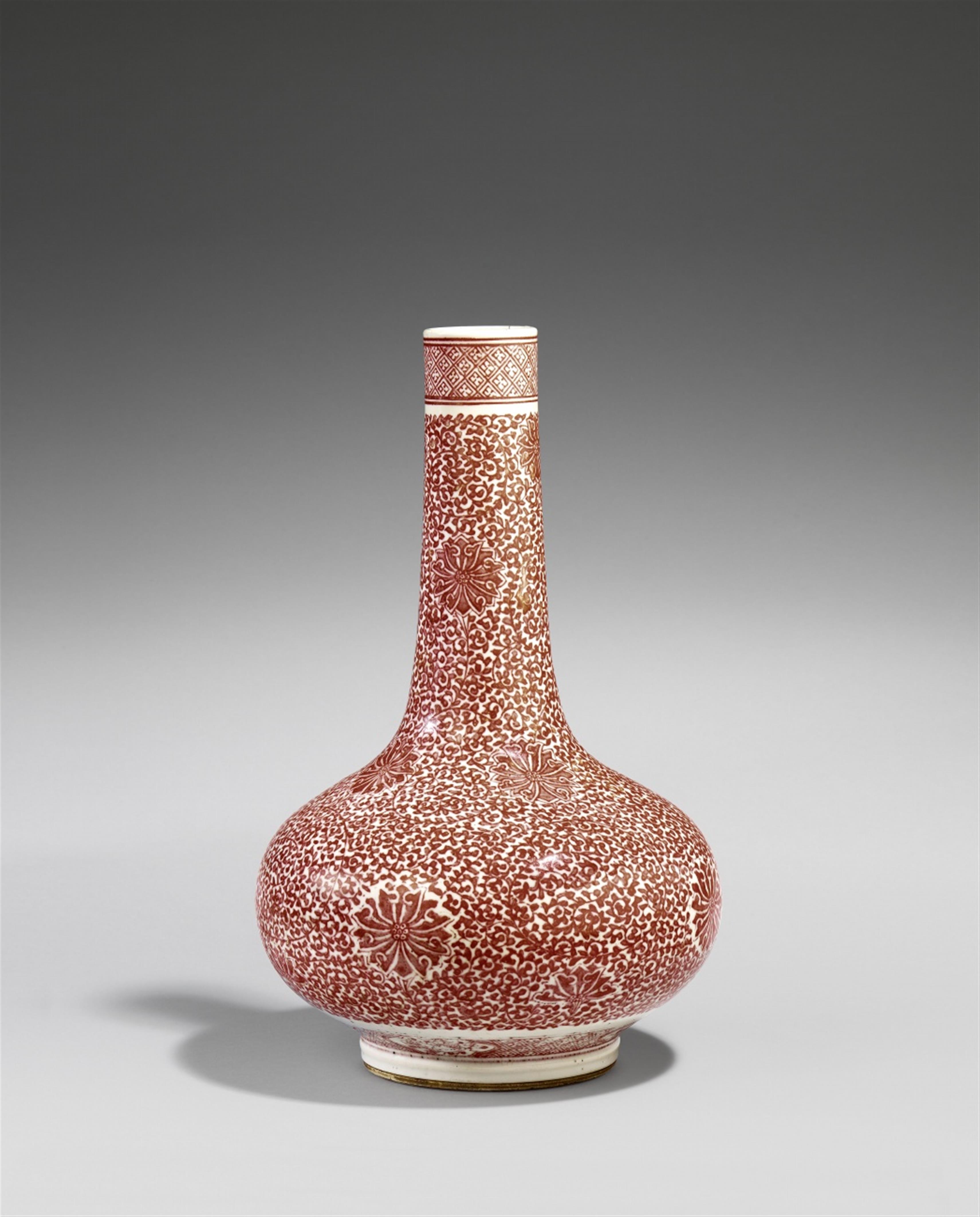 An underglaze-copper-red vase. 19th/20th century - image-1