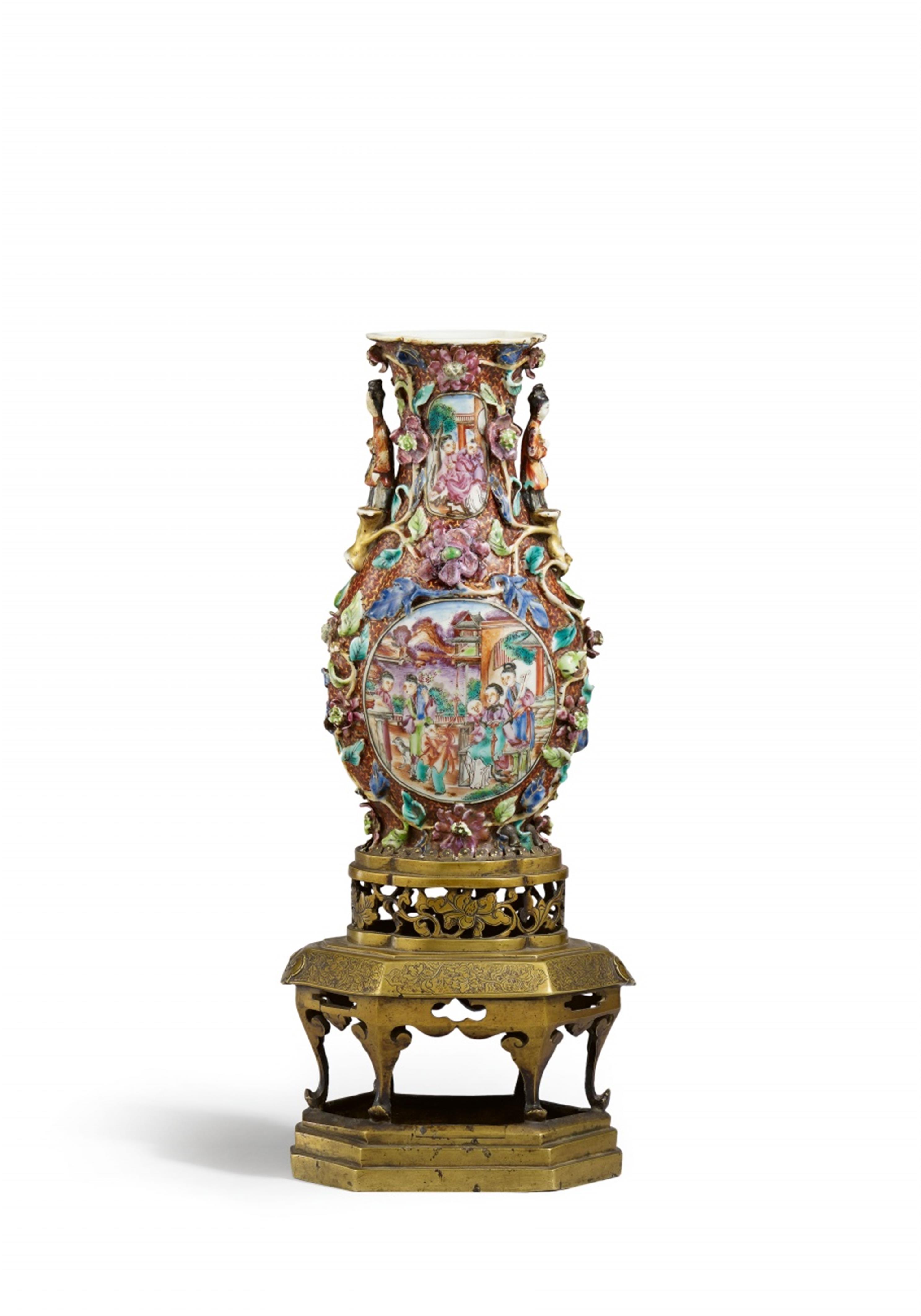 A Canton famille rose vase. 18th century - image-1