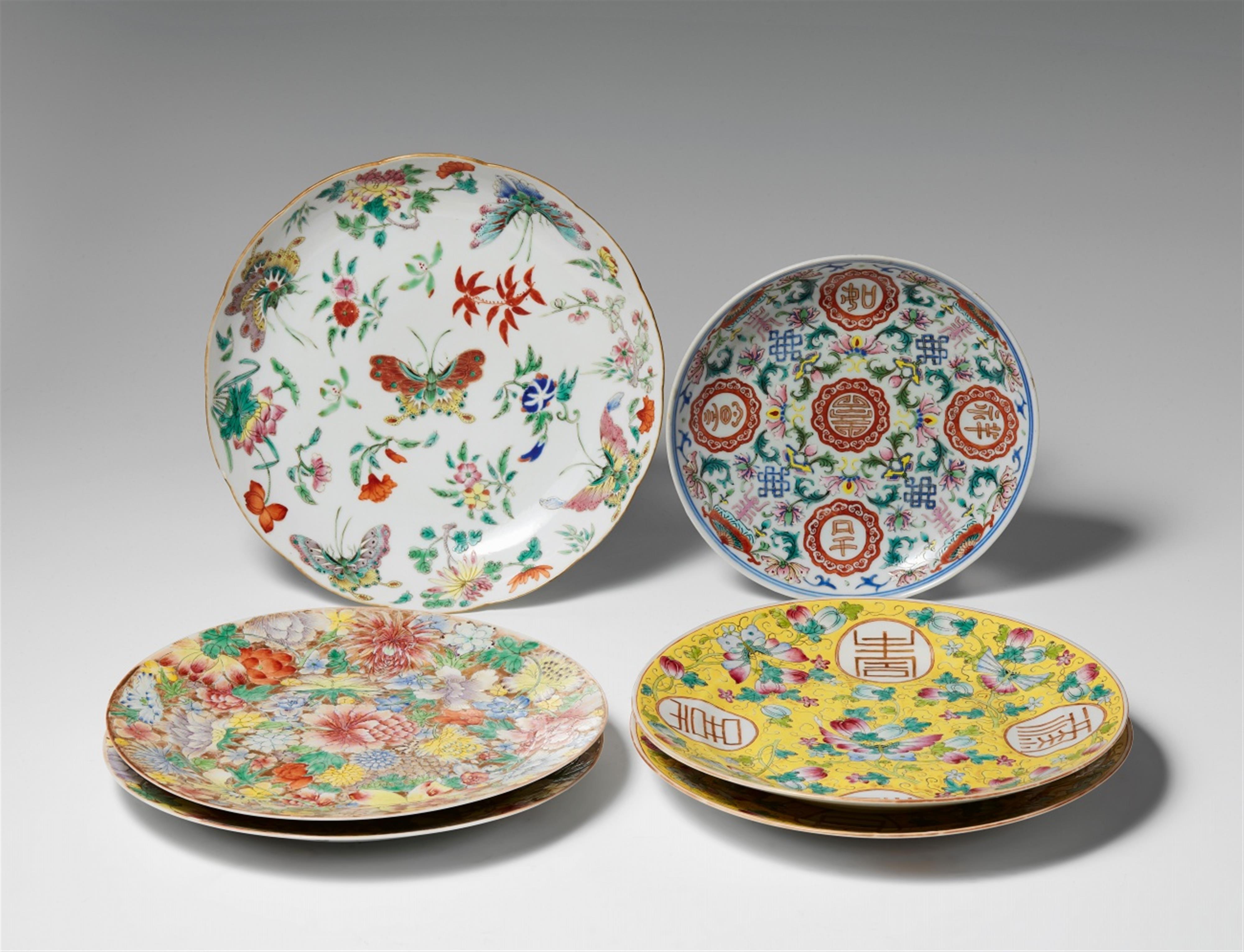 Six famille rose dishes. 19th/20th century - image-1