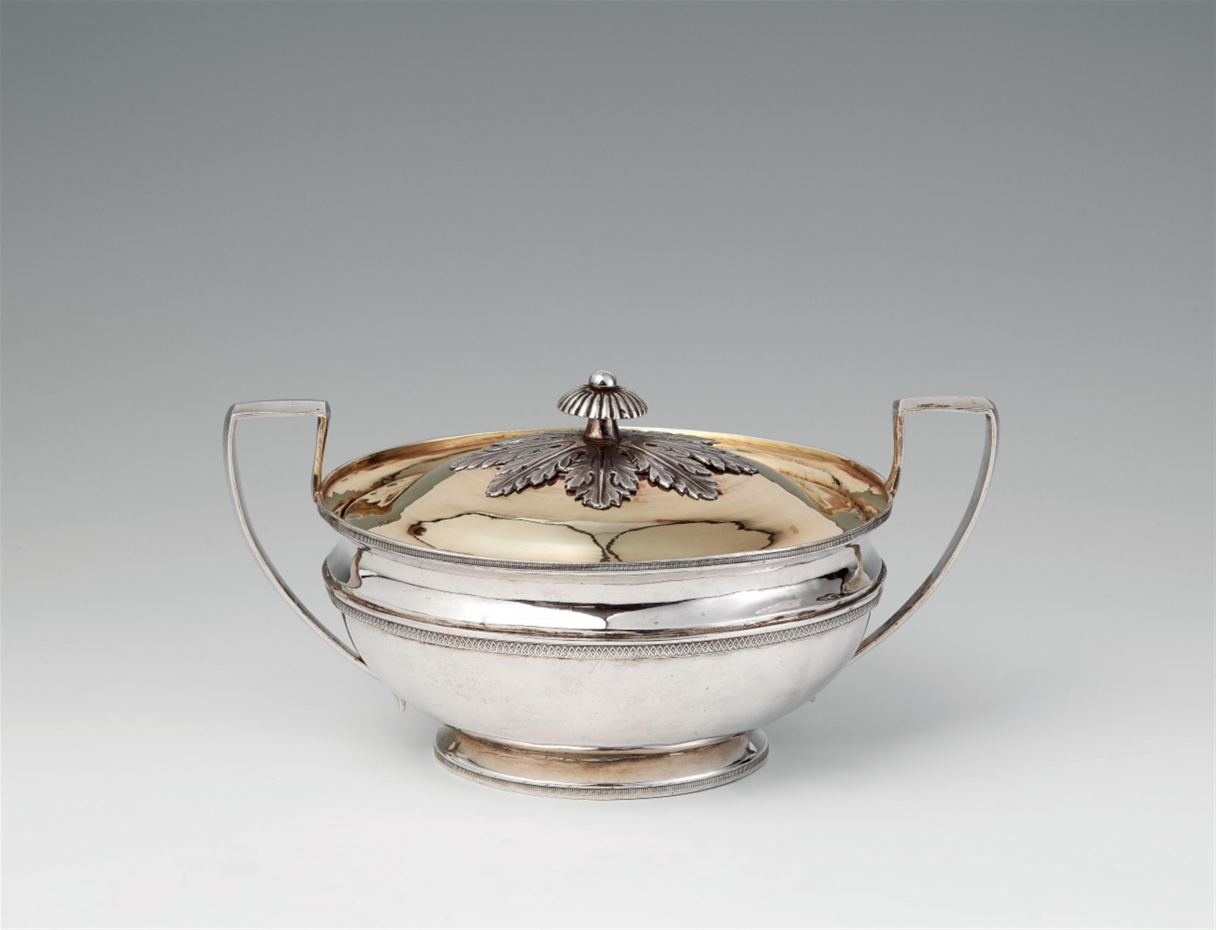 A large St. Petersburger parcel gilt silver sugar box - image-1