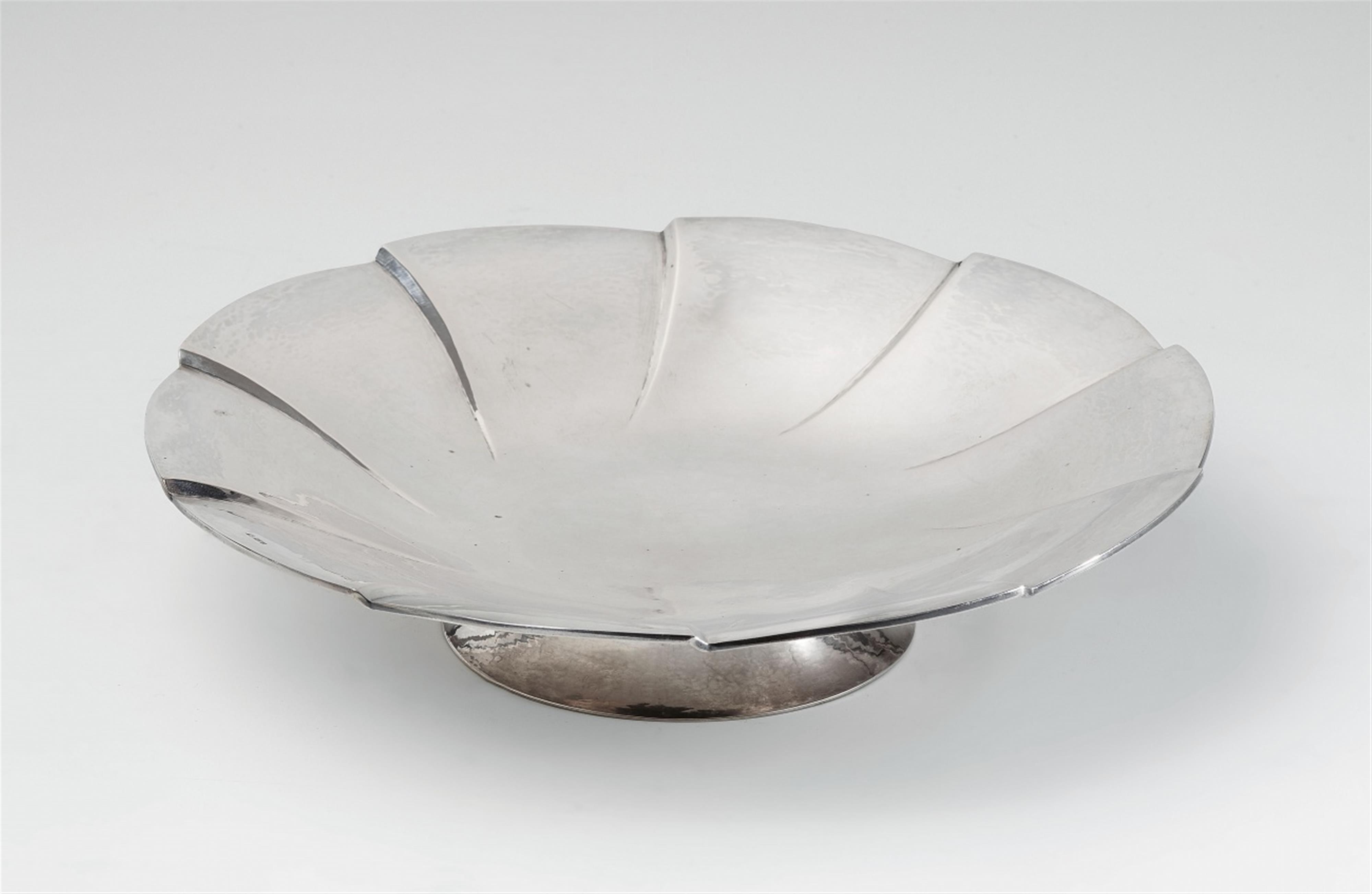 An Art Déco silver dish - image-1