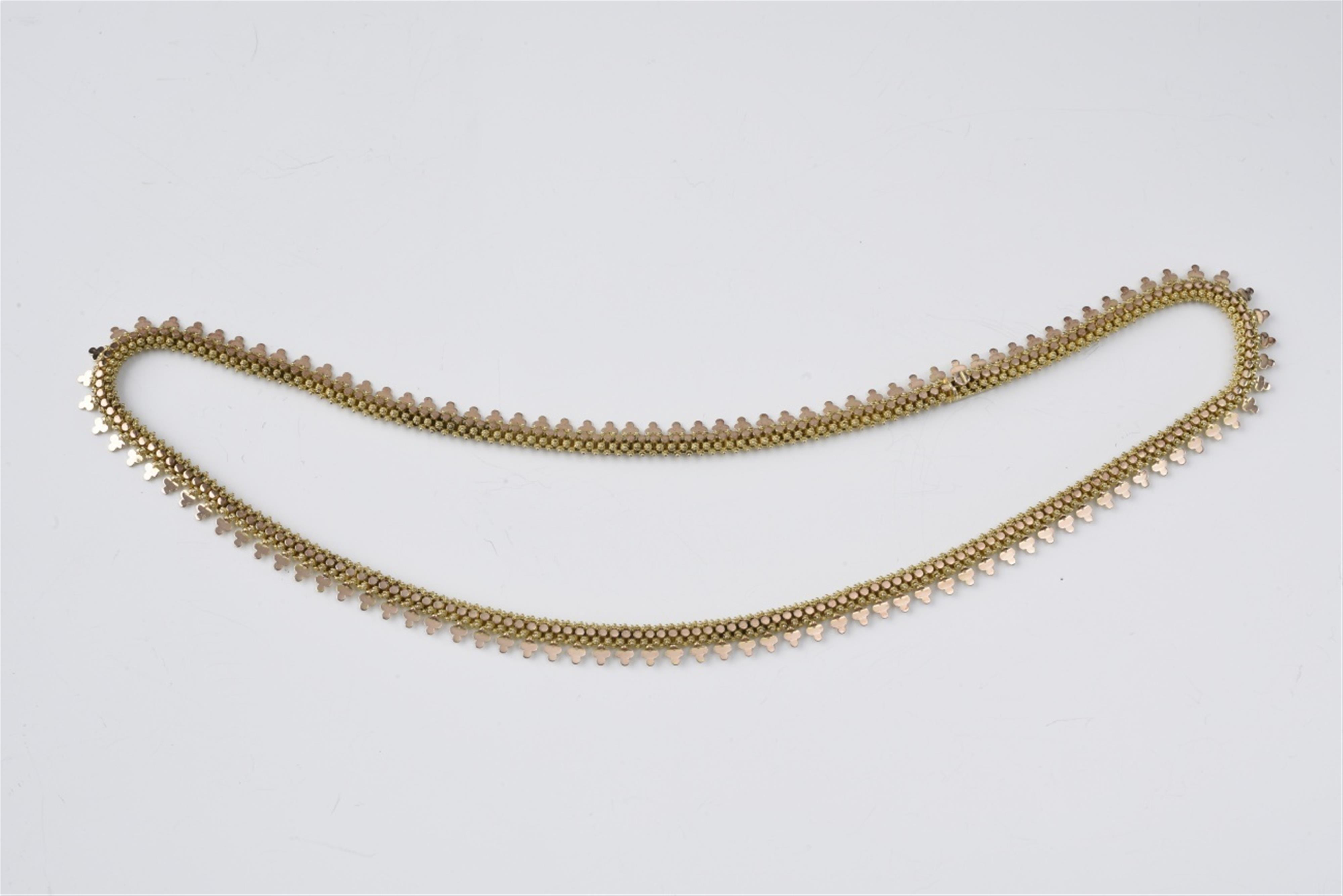 An 18k gold chain collier - image-1