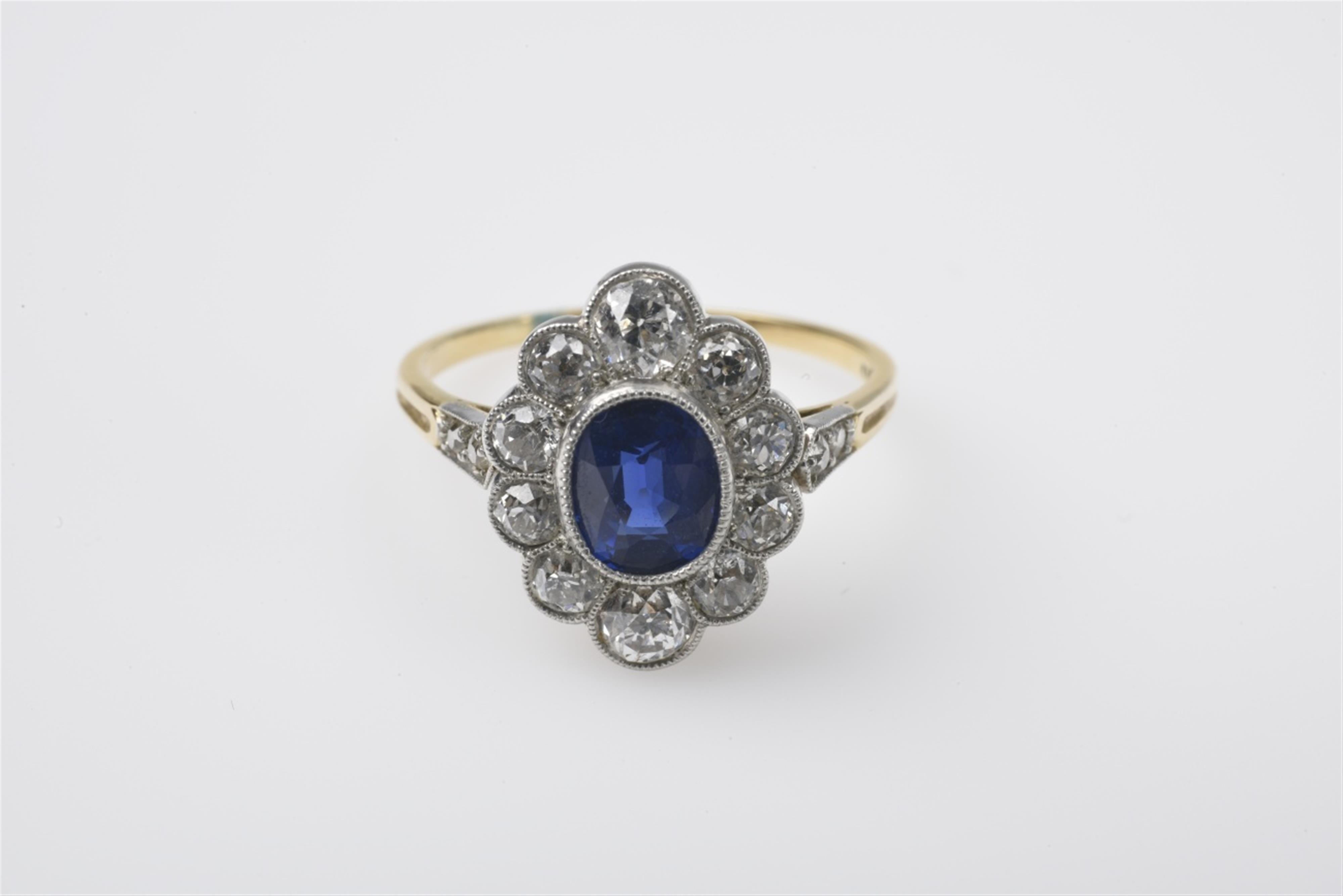 An Art Deco 14k gold, platinum, and sapphire ring - image-1
