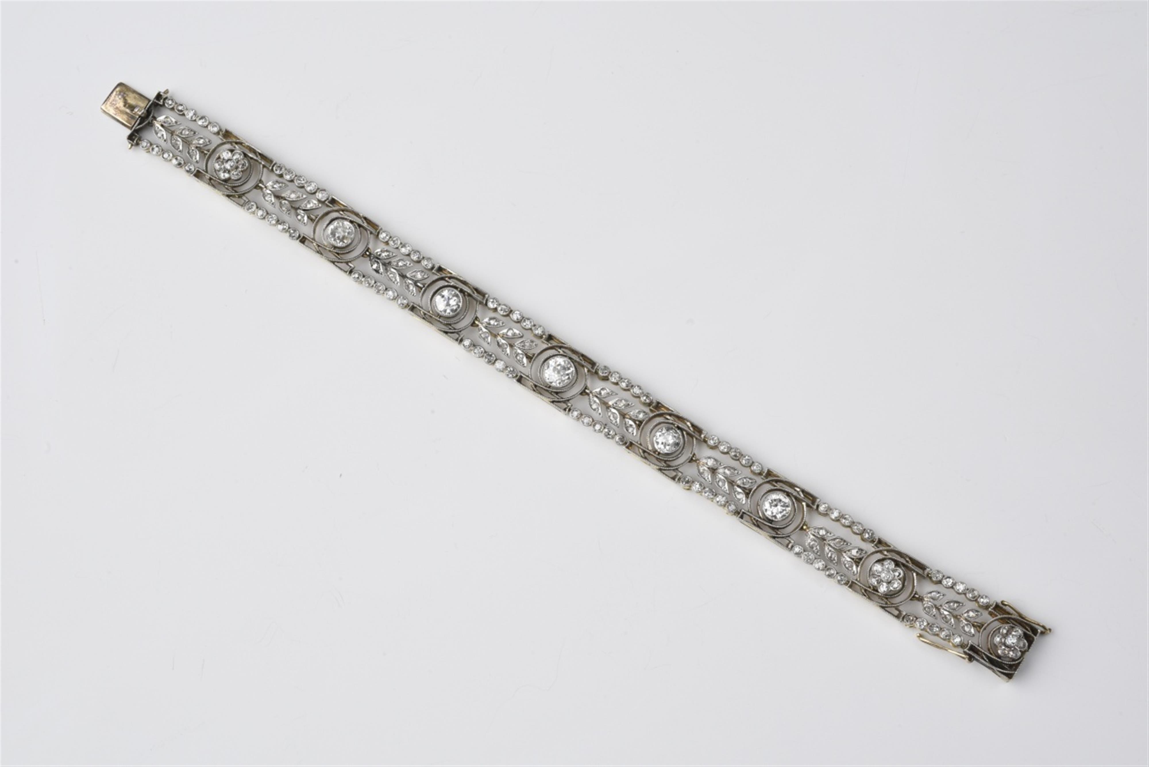 A Belle Epoque 14k gold, platinum, and diamond bracelet - image-1