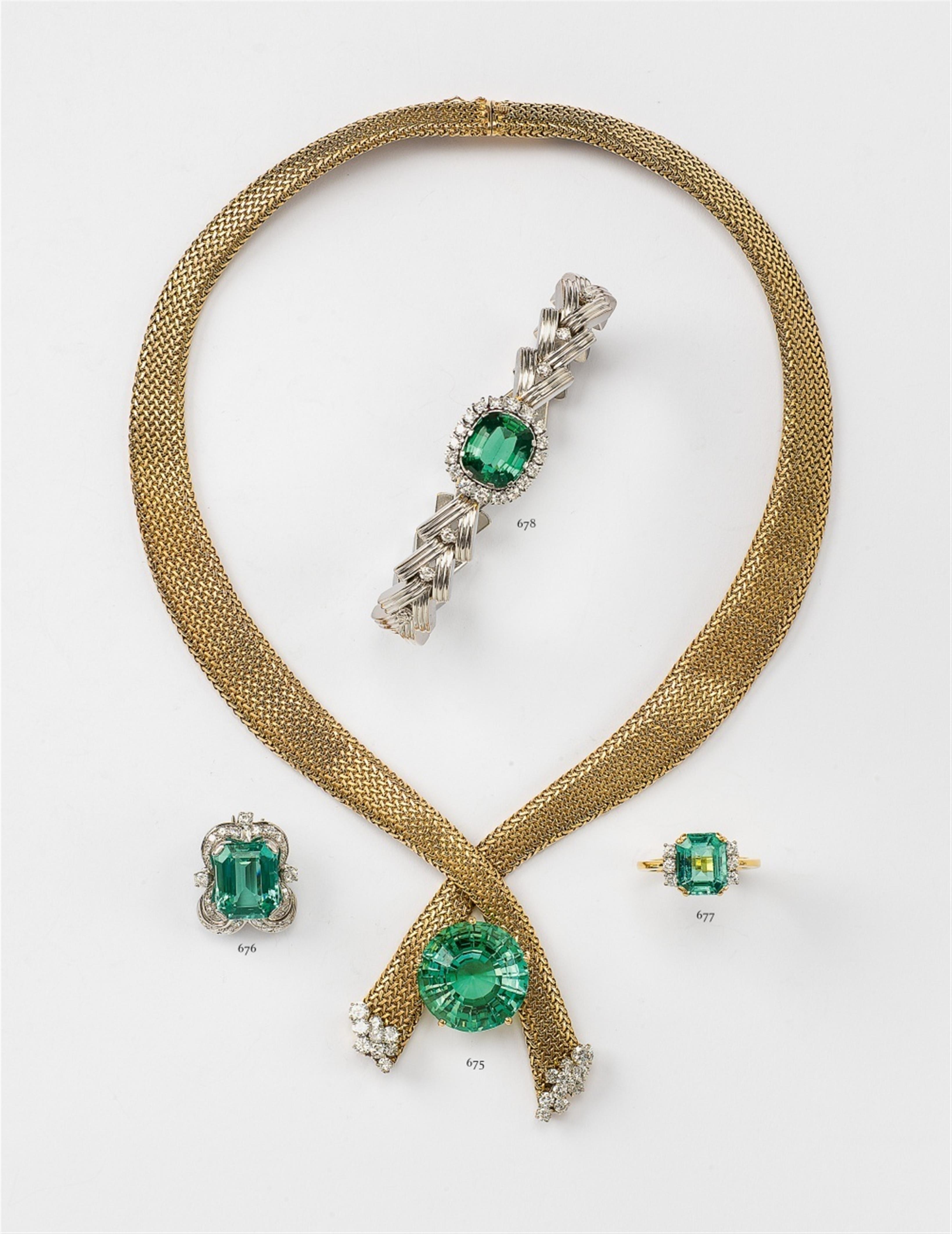 An 18k white gold and green tourmaline bracelet - image-2