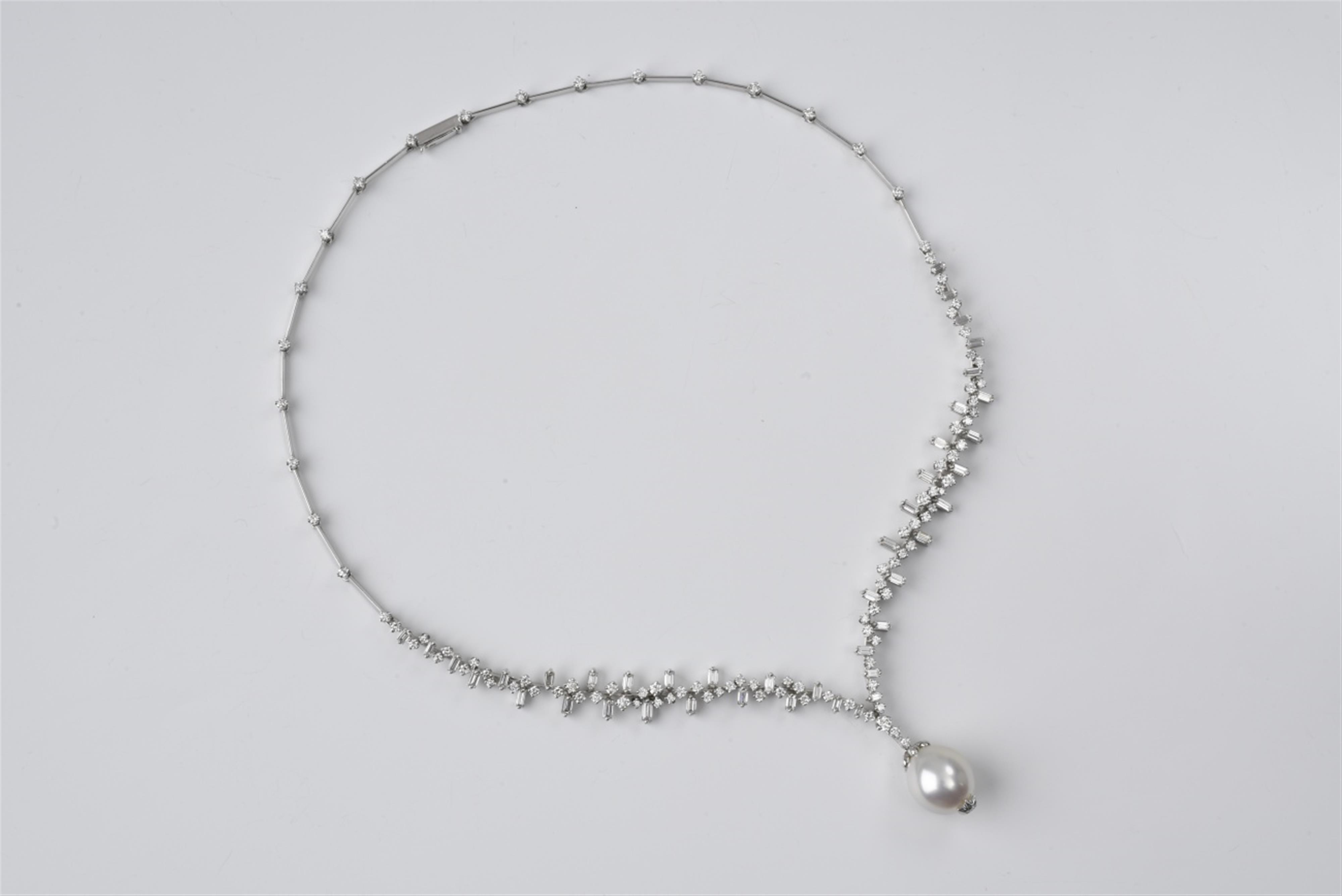 An 18k white gold, diamond, and pearl collier - image-1