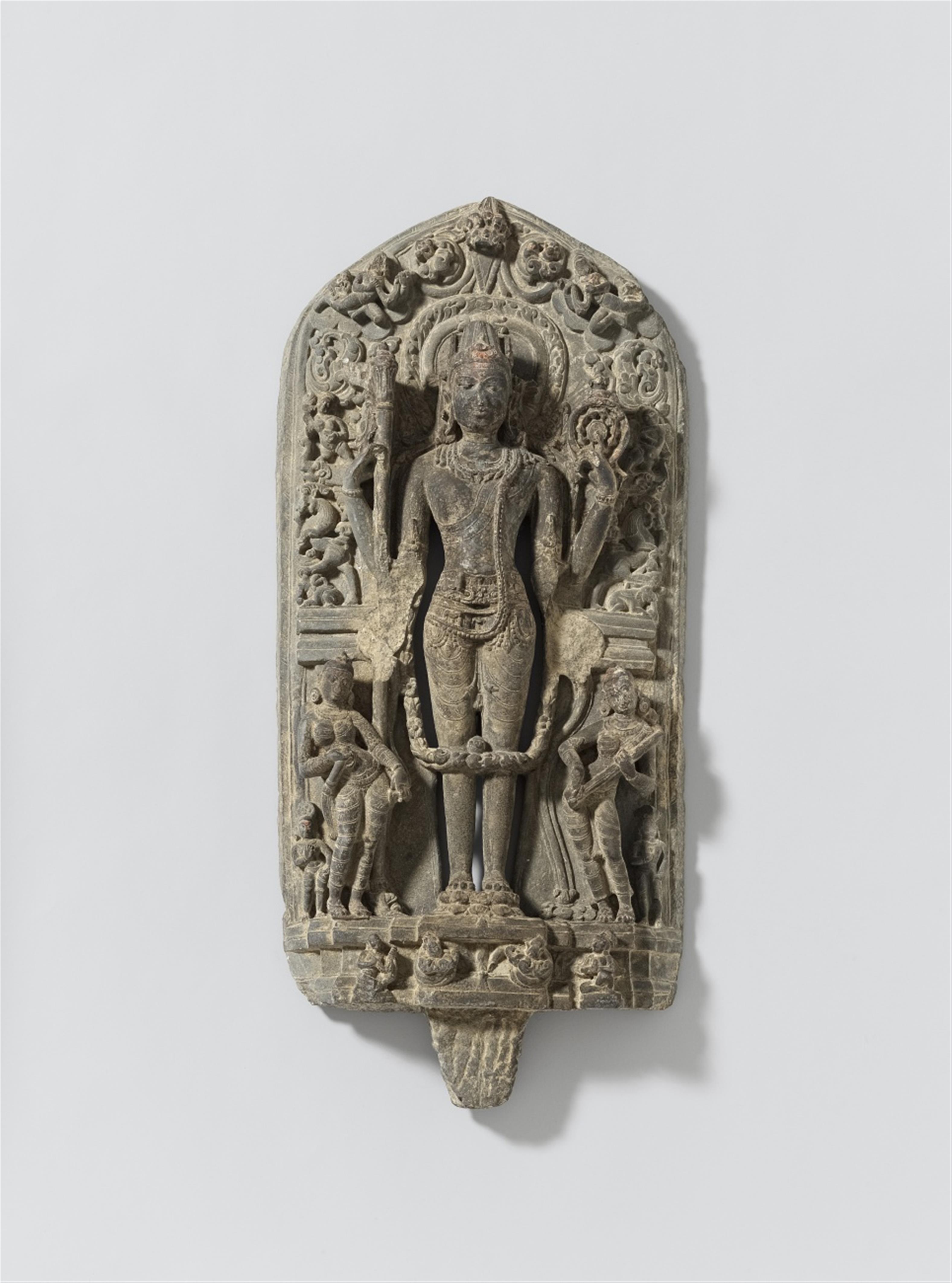 Stele eines Vishnu. Grauer Stein. Nordostindien, Bengalen. Pala-Zeit 12. Jh. - image-1