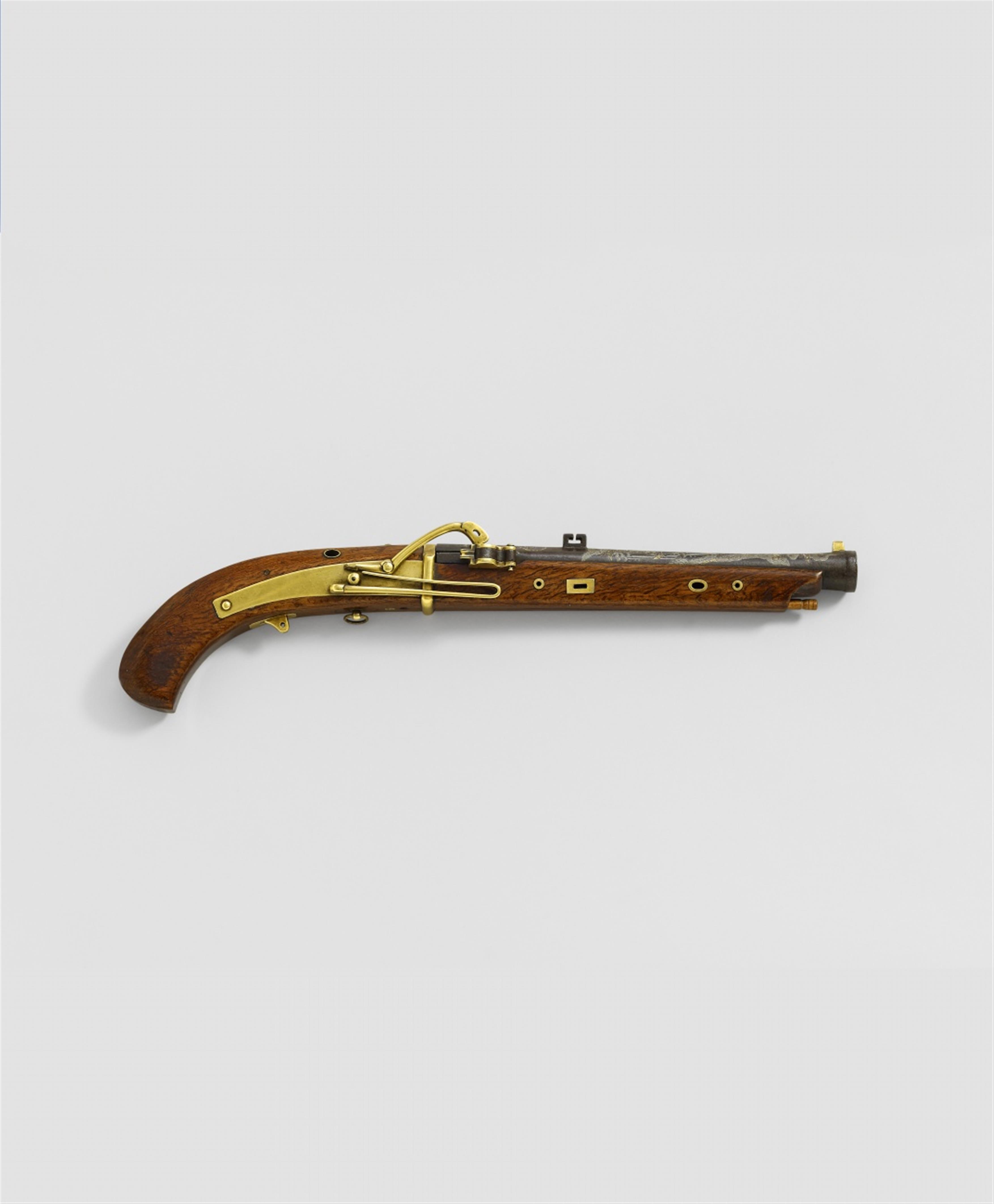 A matchlock pistol of kashi burlwood and iron. 19th century - image-1