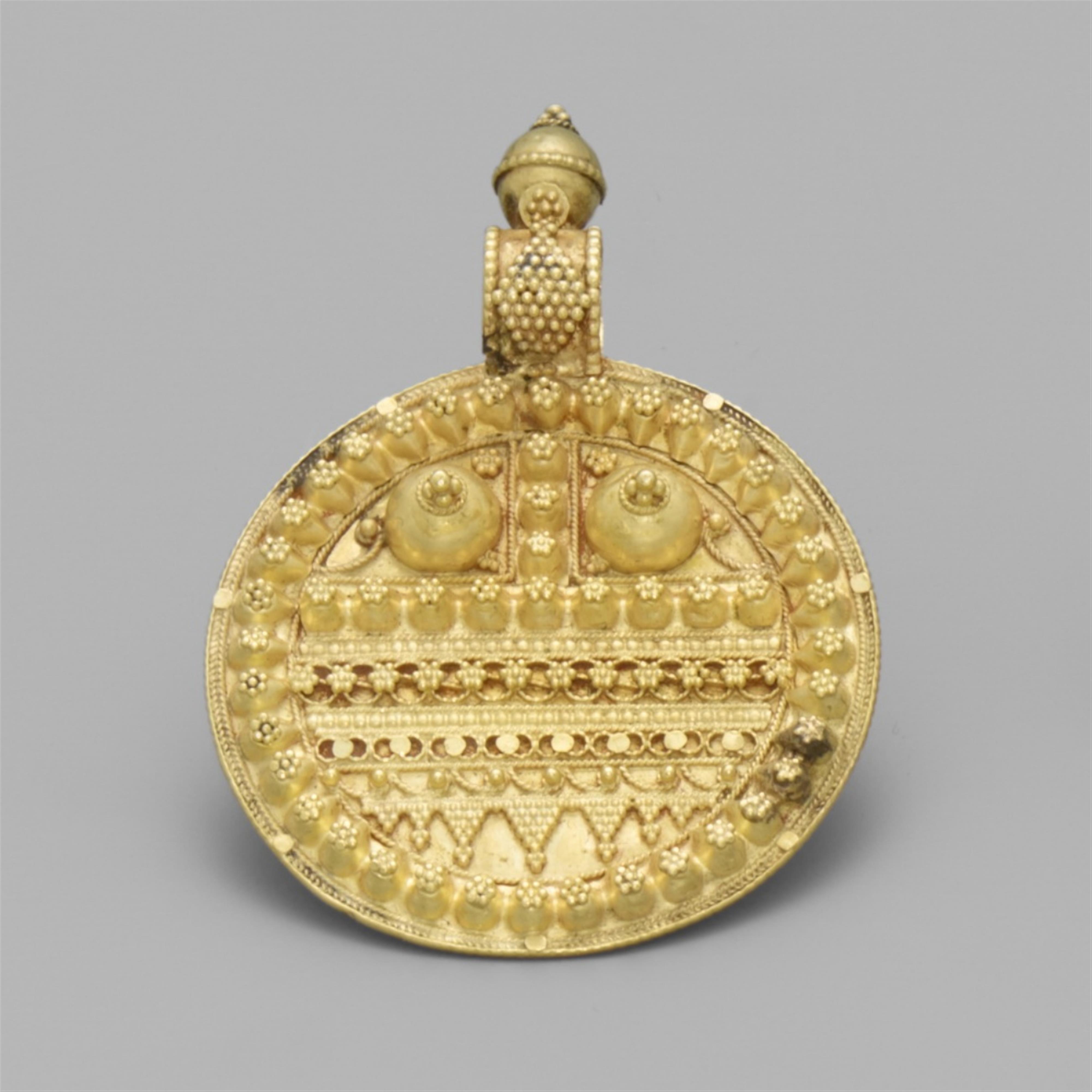 Amulett (jibi). Goldgranulat. Gujarat, Kachchh, Dorf Kodki - image-1