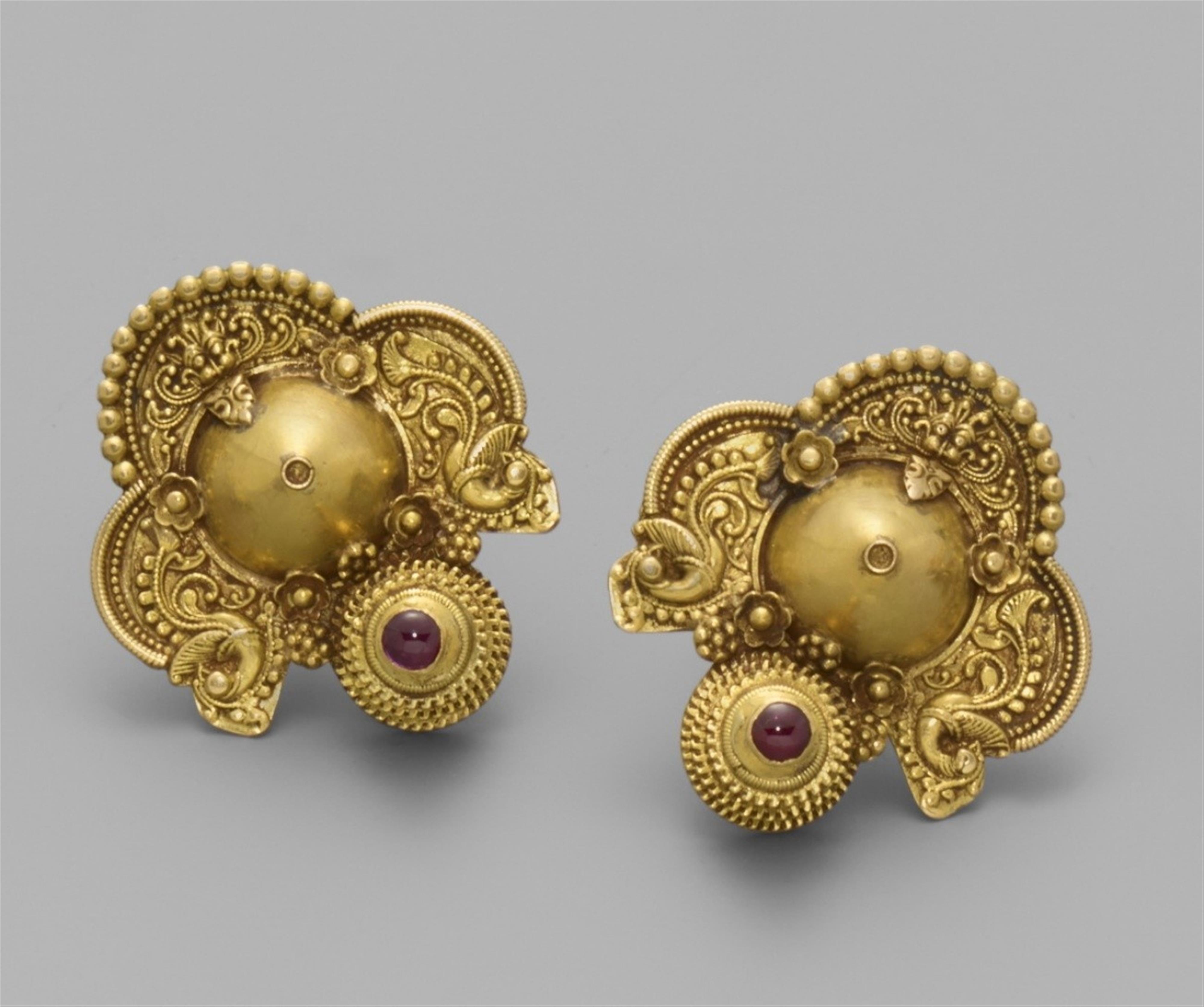 A Bangalore pair of gold ear studs. Southern India, Karnataka. 20th century - image-1