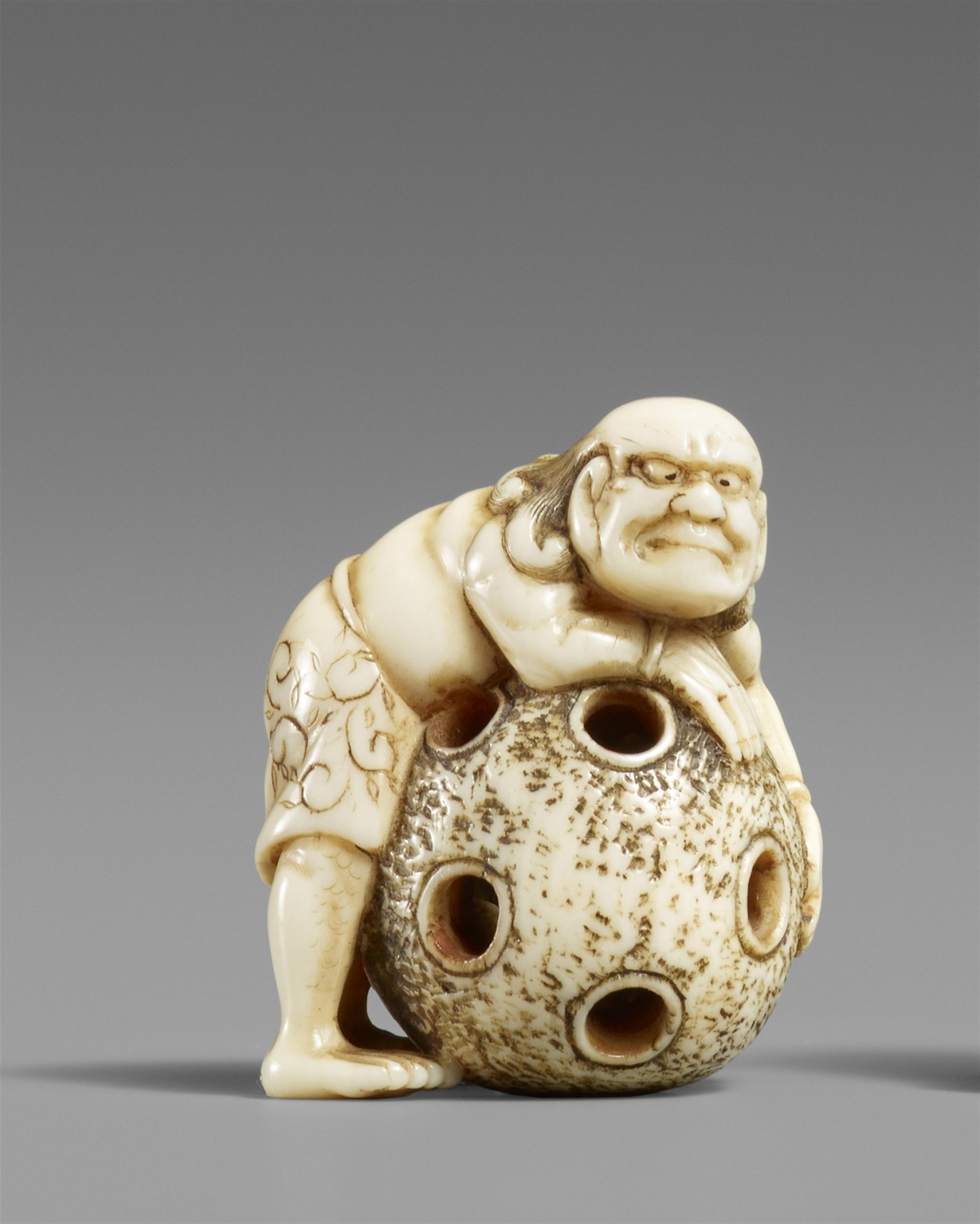 An ivory netsuke of a South Sea islander. 19th century - image-1