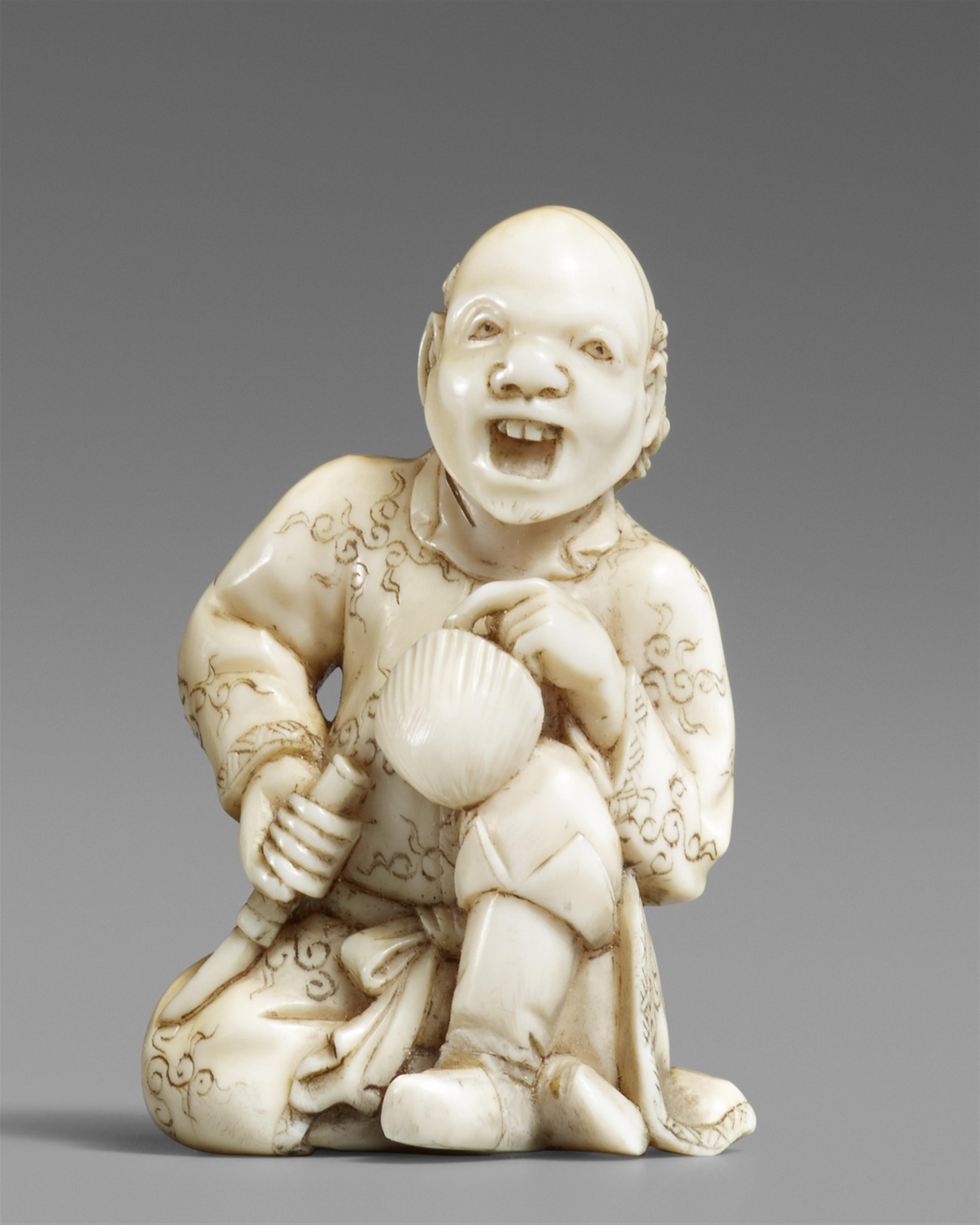 An ivory netsuke of a curly-haired foreigner. Mid-19th century - image-1