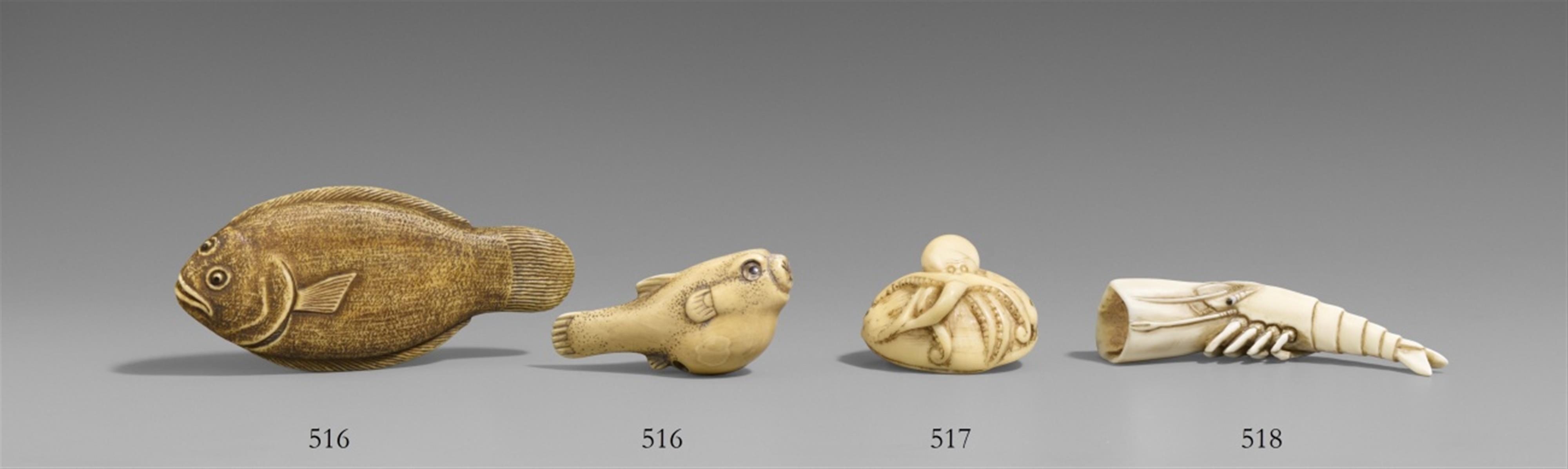 An ivory netsuke of a flounder. Late 19th century - image-1