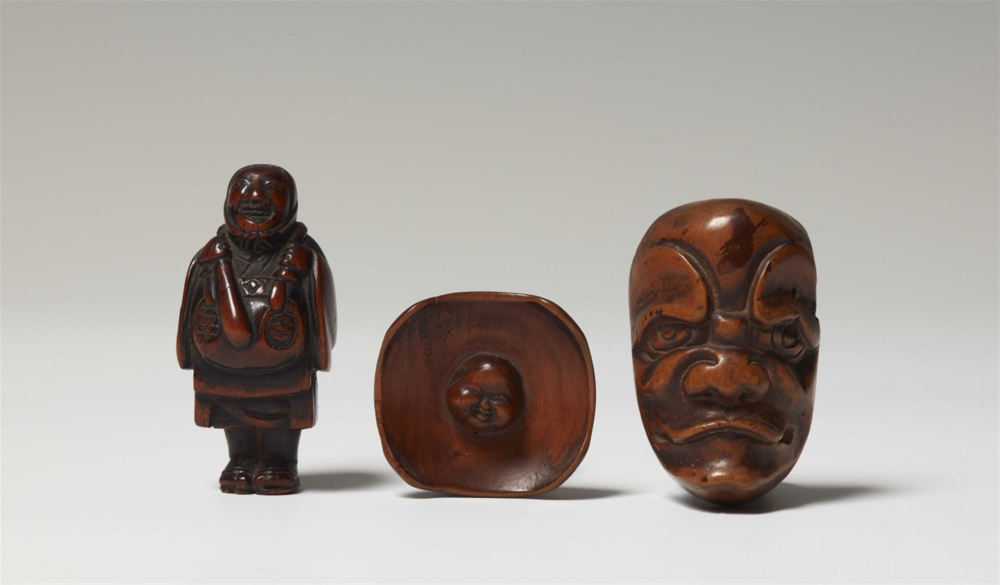 A group of three wood netsuke. 19th century - image-1