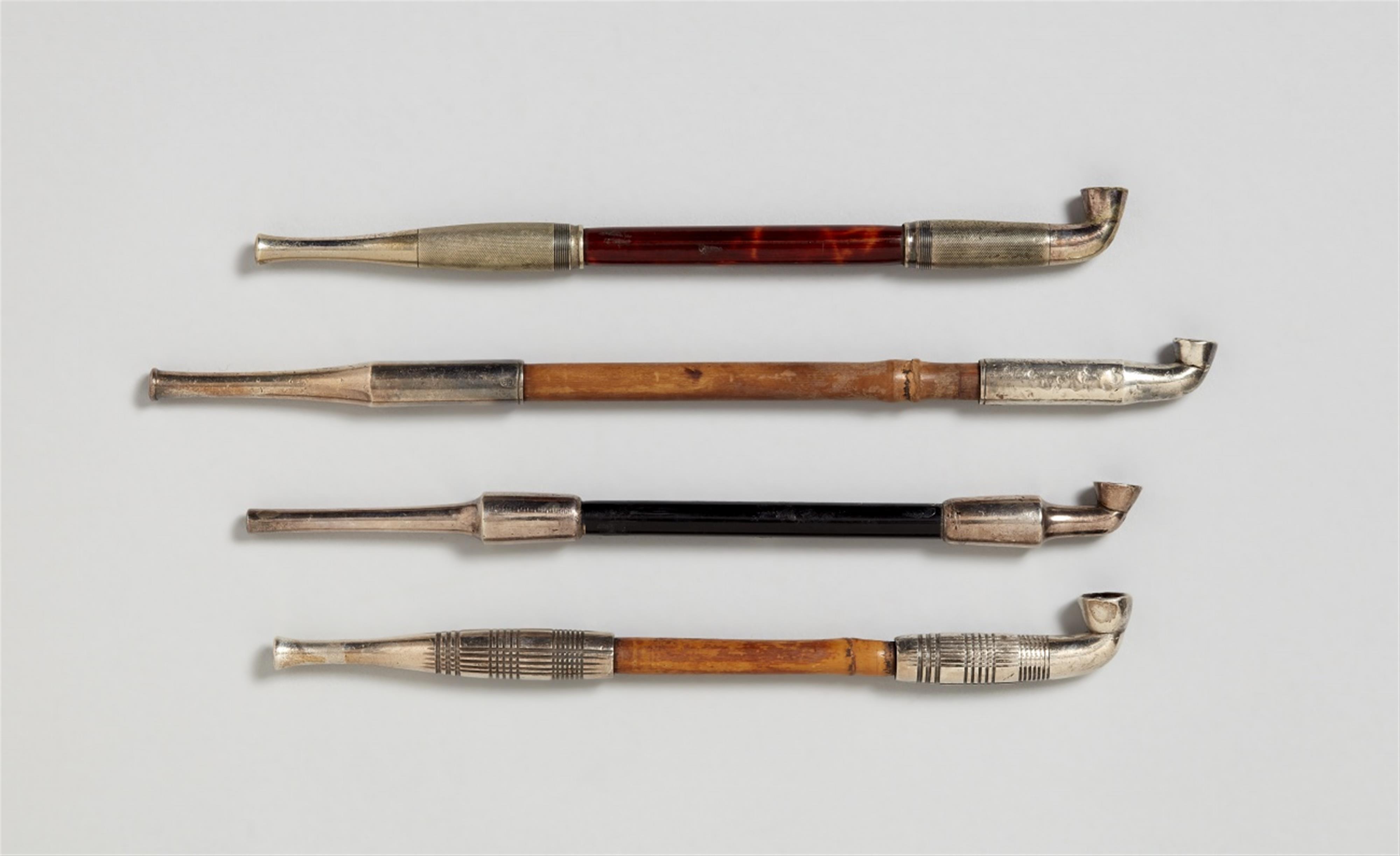 Konvolut von vier Pfeife (kiseru). Spätes 19. Jh. A group of four pipes (kiseru). Late 19th century - image-1