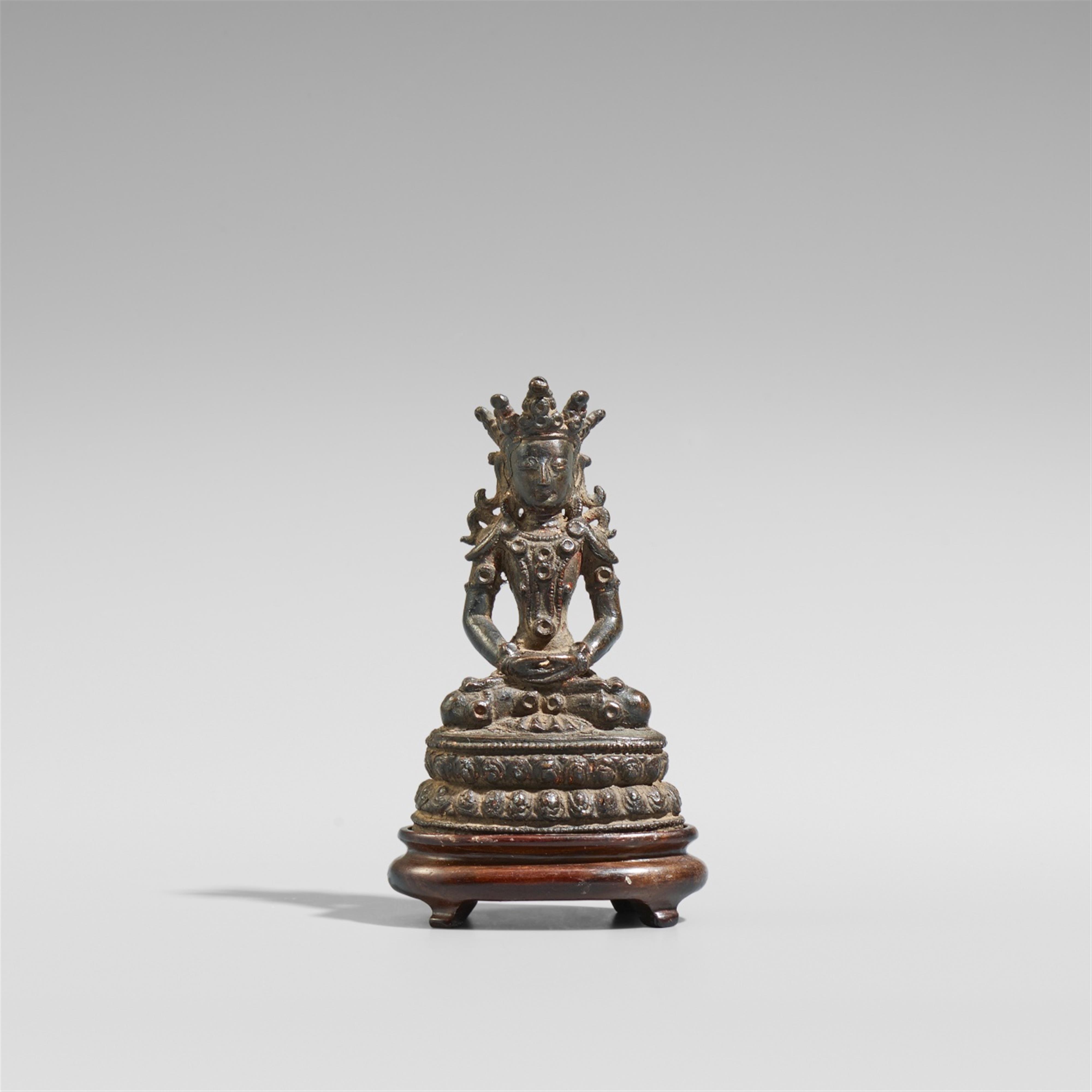 A Sinotibetan bronze figure of Buddha Amitayus. Bronze. 17th century - image-1