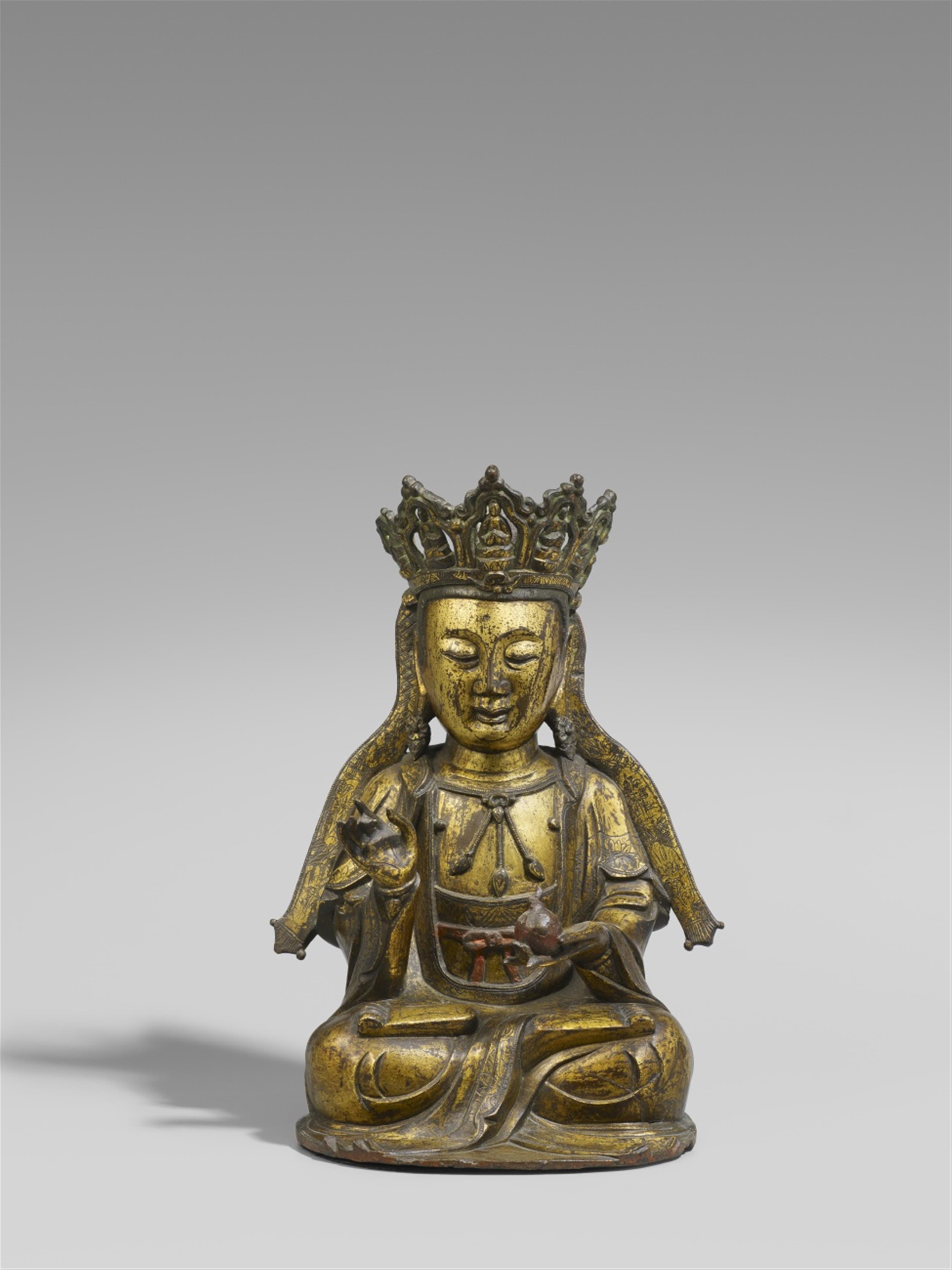 A gilt bronze figure of Guanyin. 17th/18th century - image-1