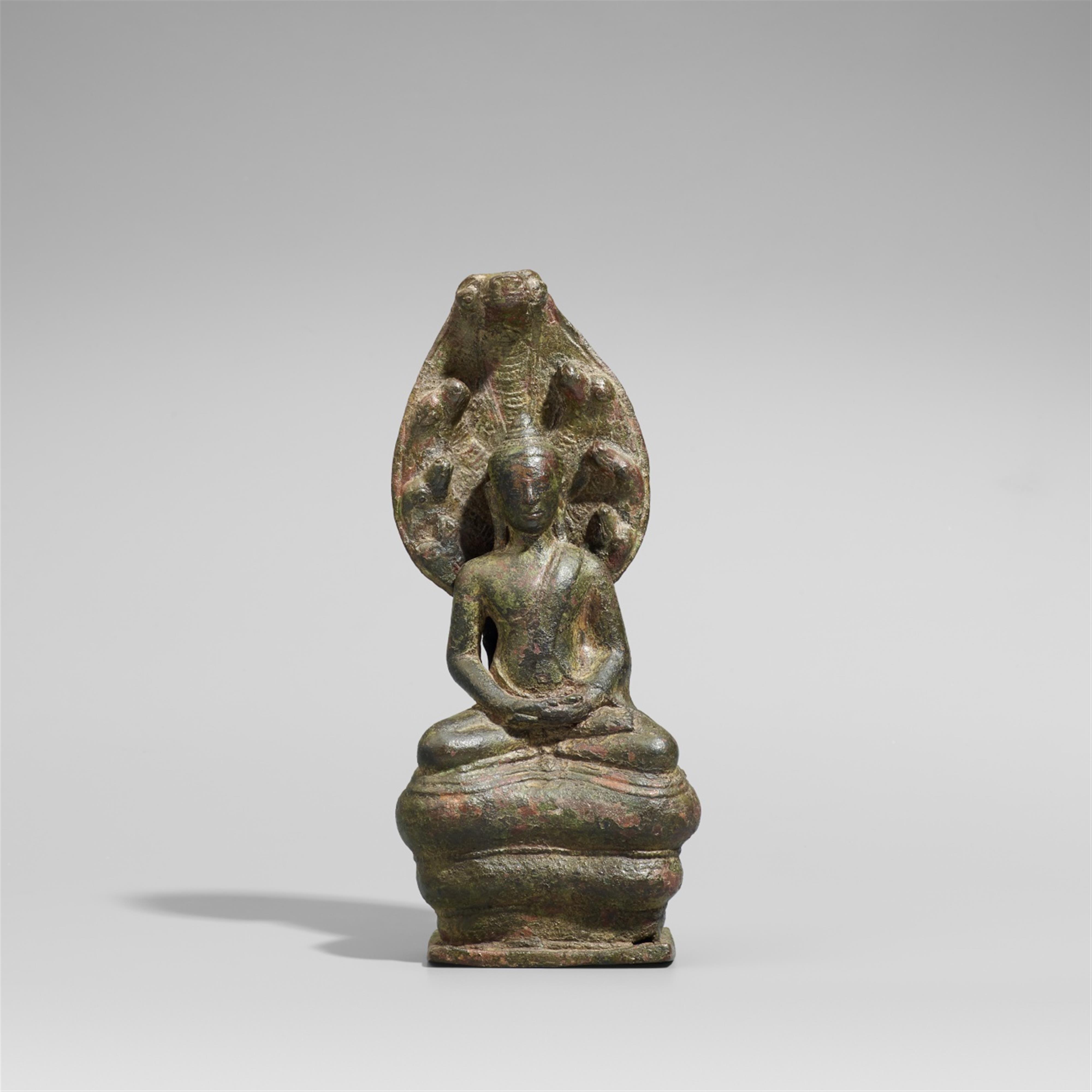 A Cambodian or Northern Thai bronze figure of Buddha. 12th century or later - image-1