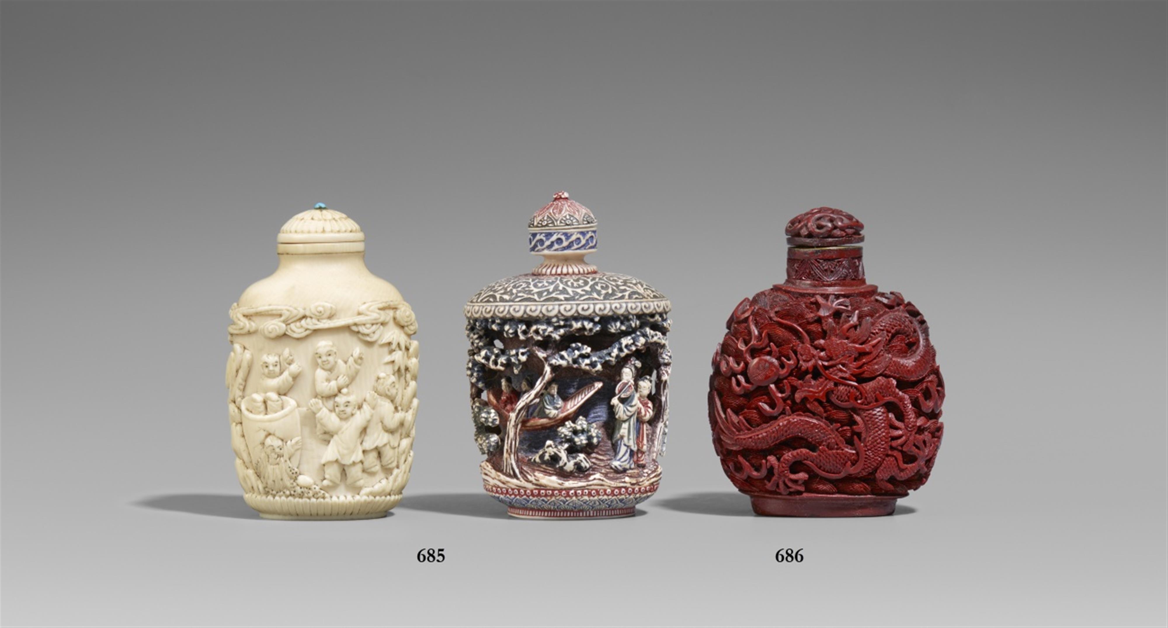 A carved red lacquer snuff bottle. 19th century - image-1