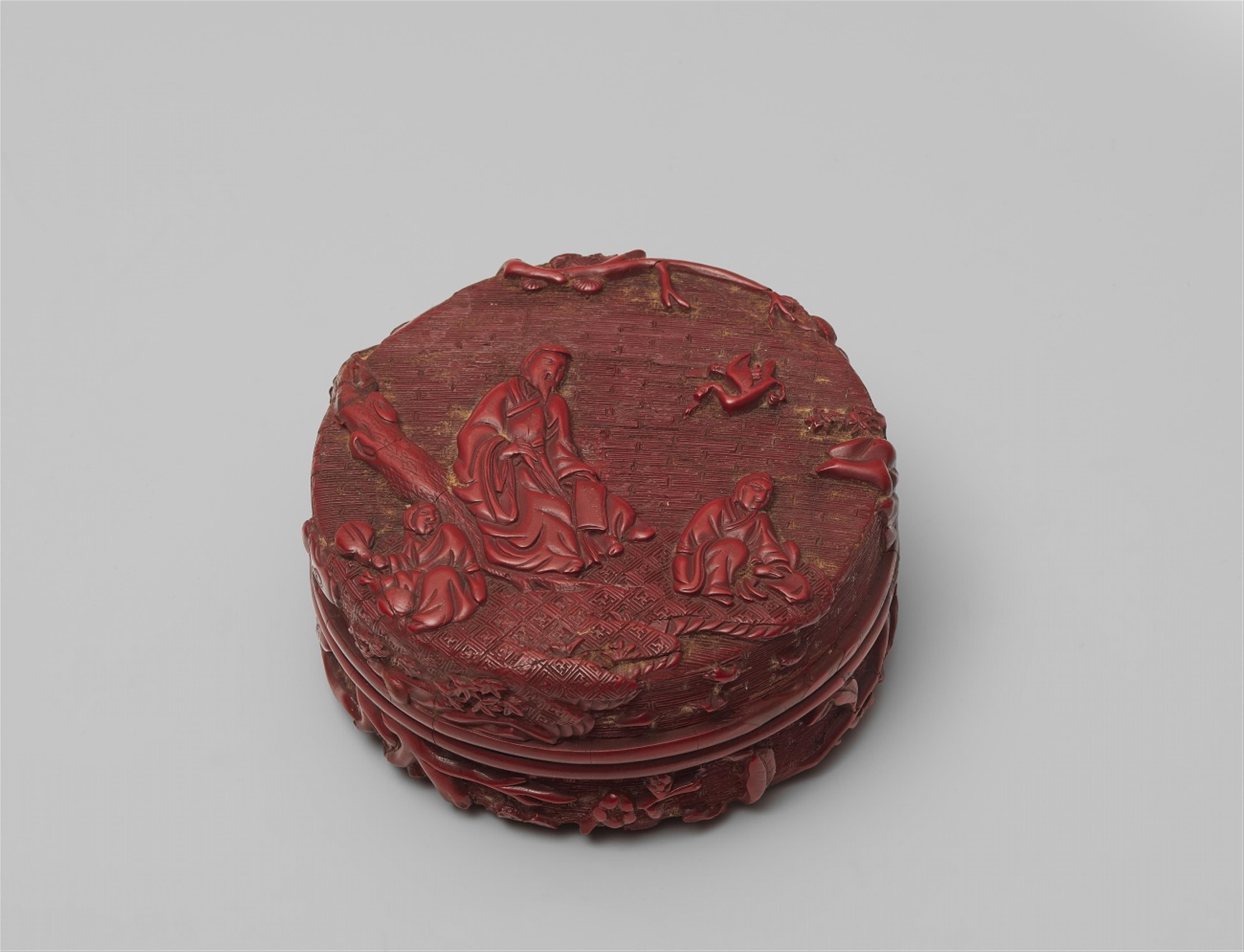 A small round red carved lacquer box. Ming dynasty - image-2