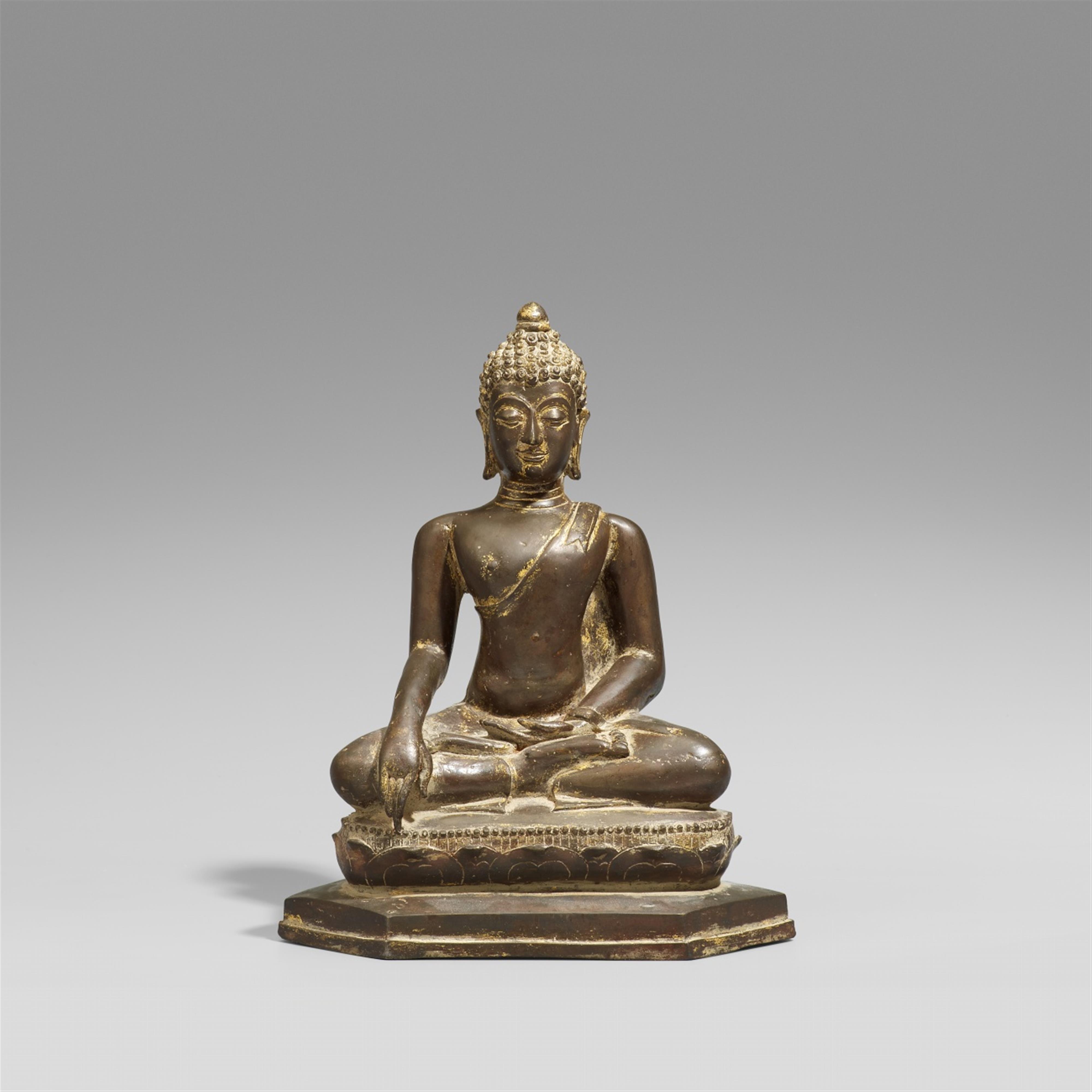 A Northern Thai Chiangsen bronze figure of Buddha in maravijaya. 15th/16th century - image-1