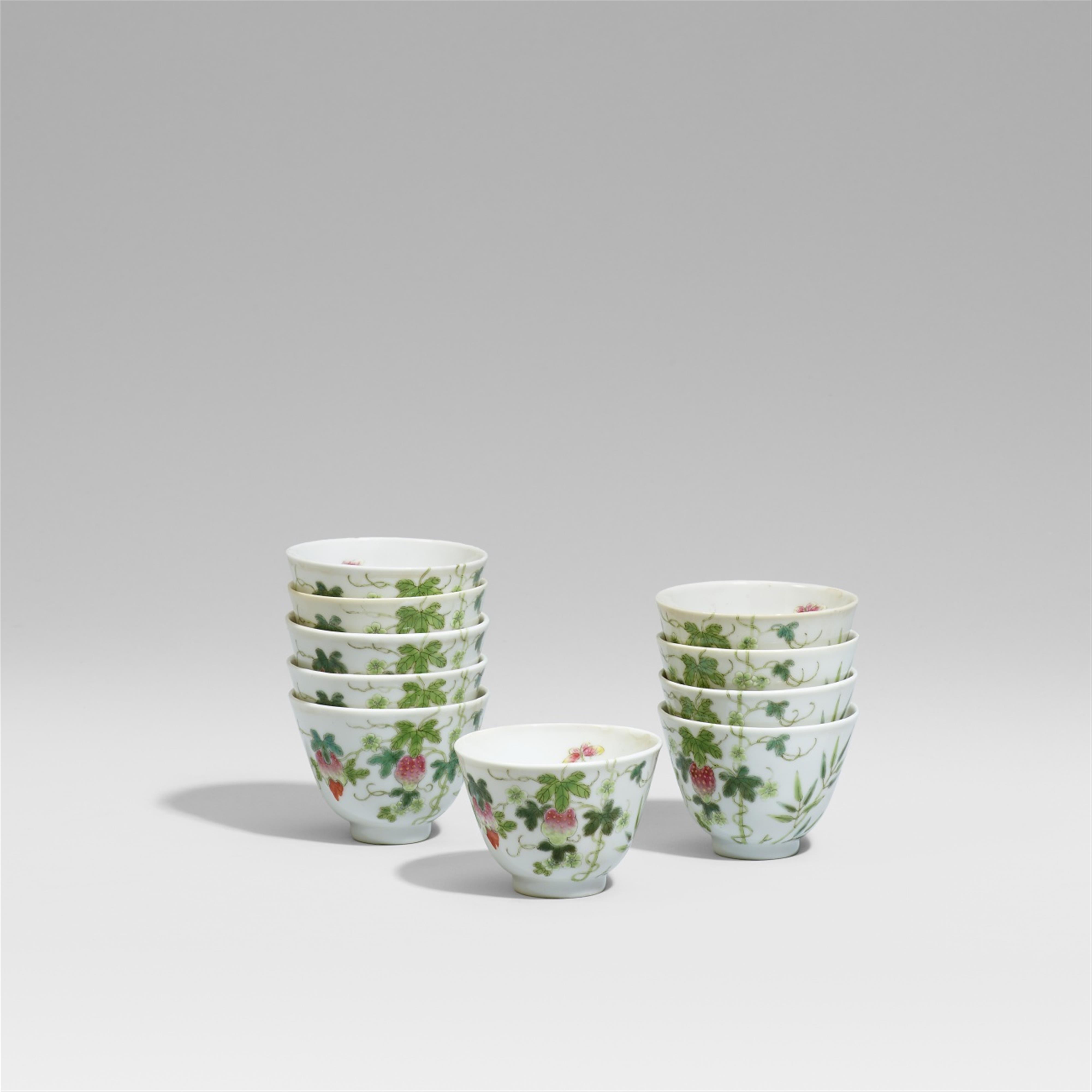 A set of ten famille rose cups. 20th century - image-1