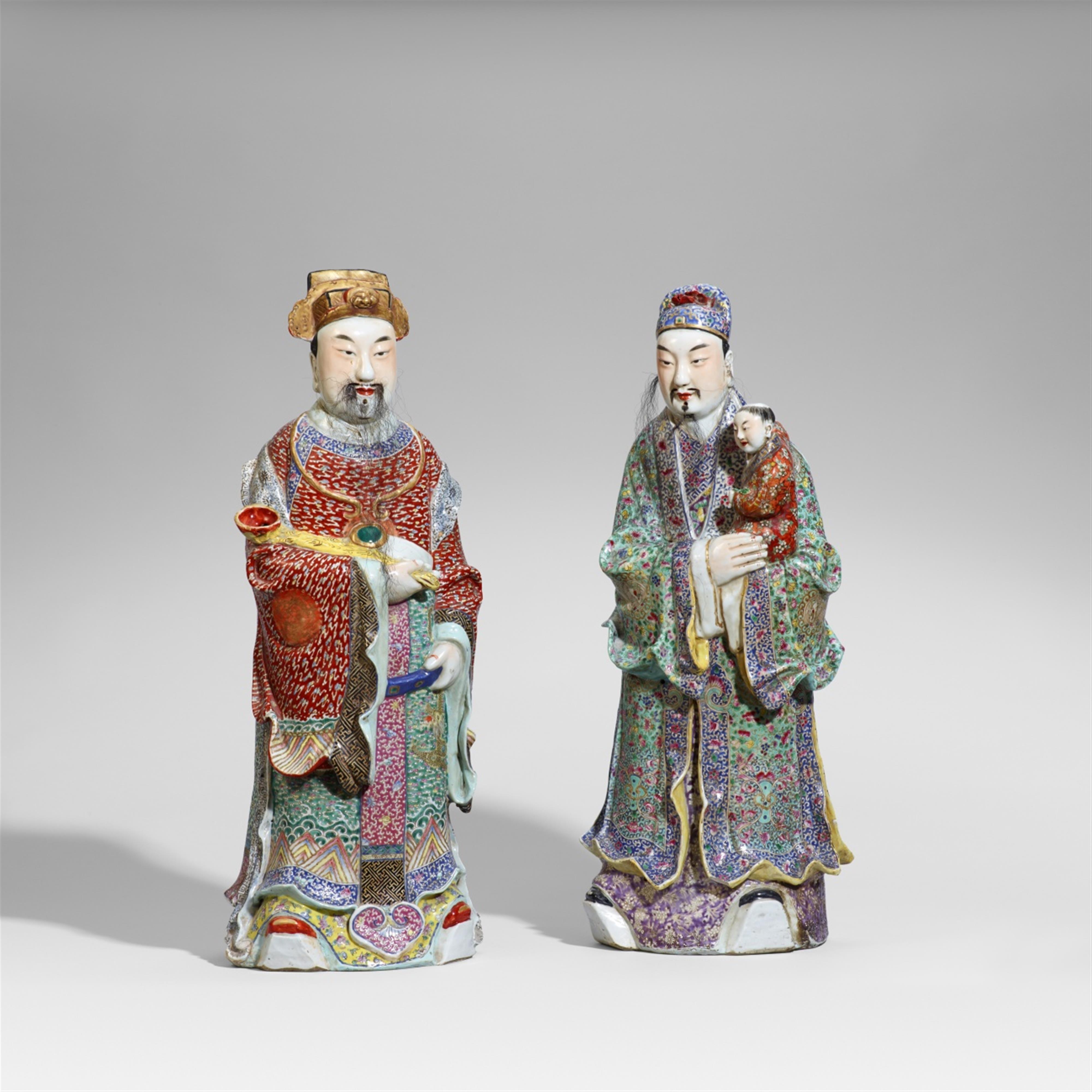 Two famille rose-figures from the Three Stargods. 20th century - image-1