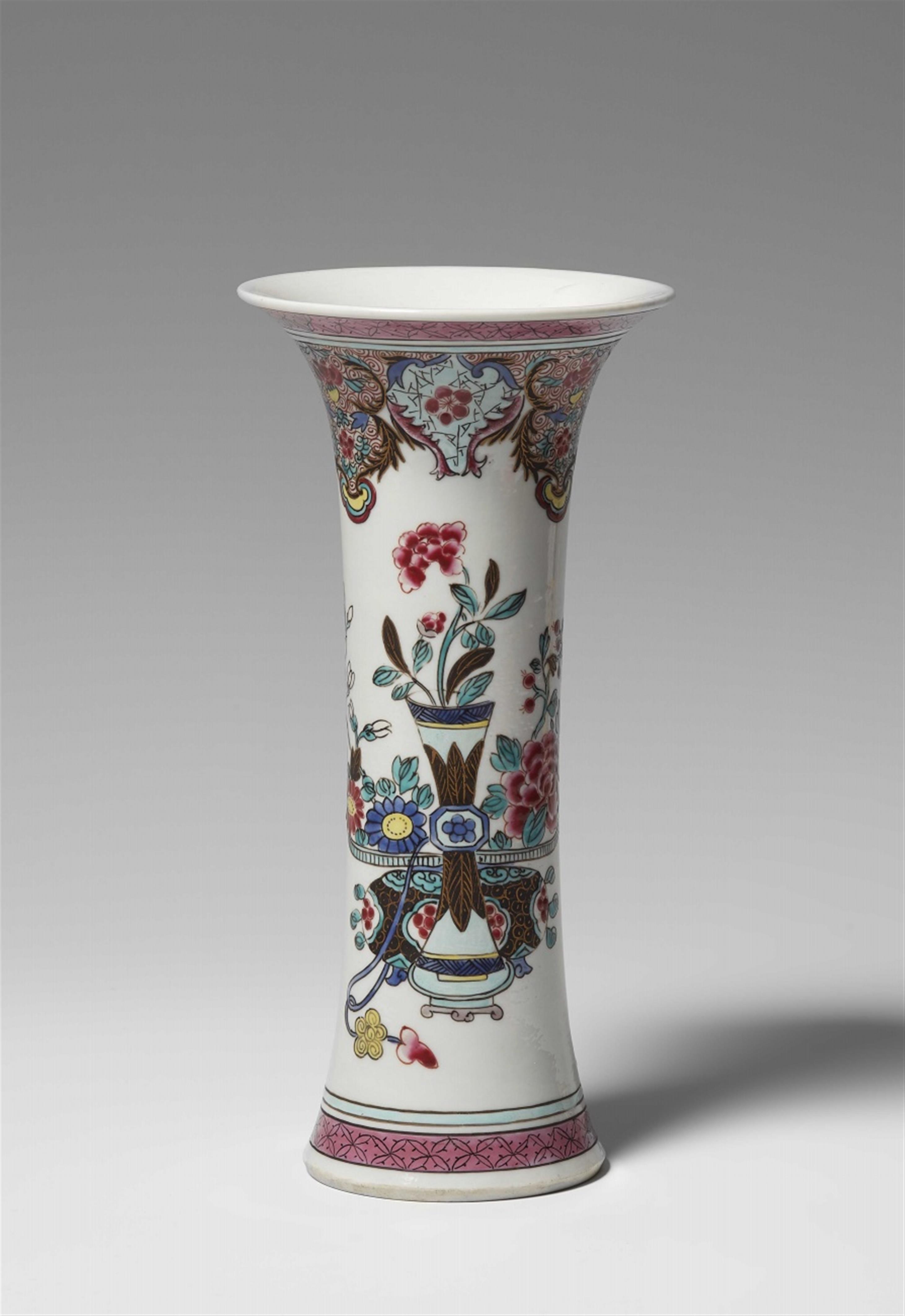 A gu-shaped vase. Samson, France. 19th century - image-2