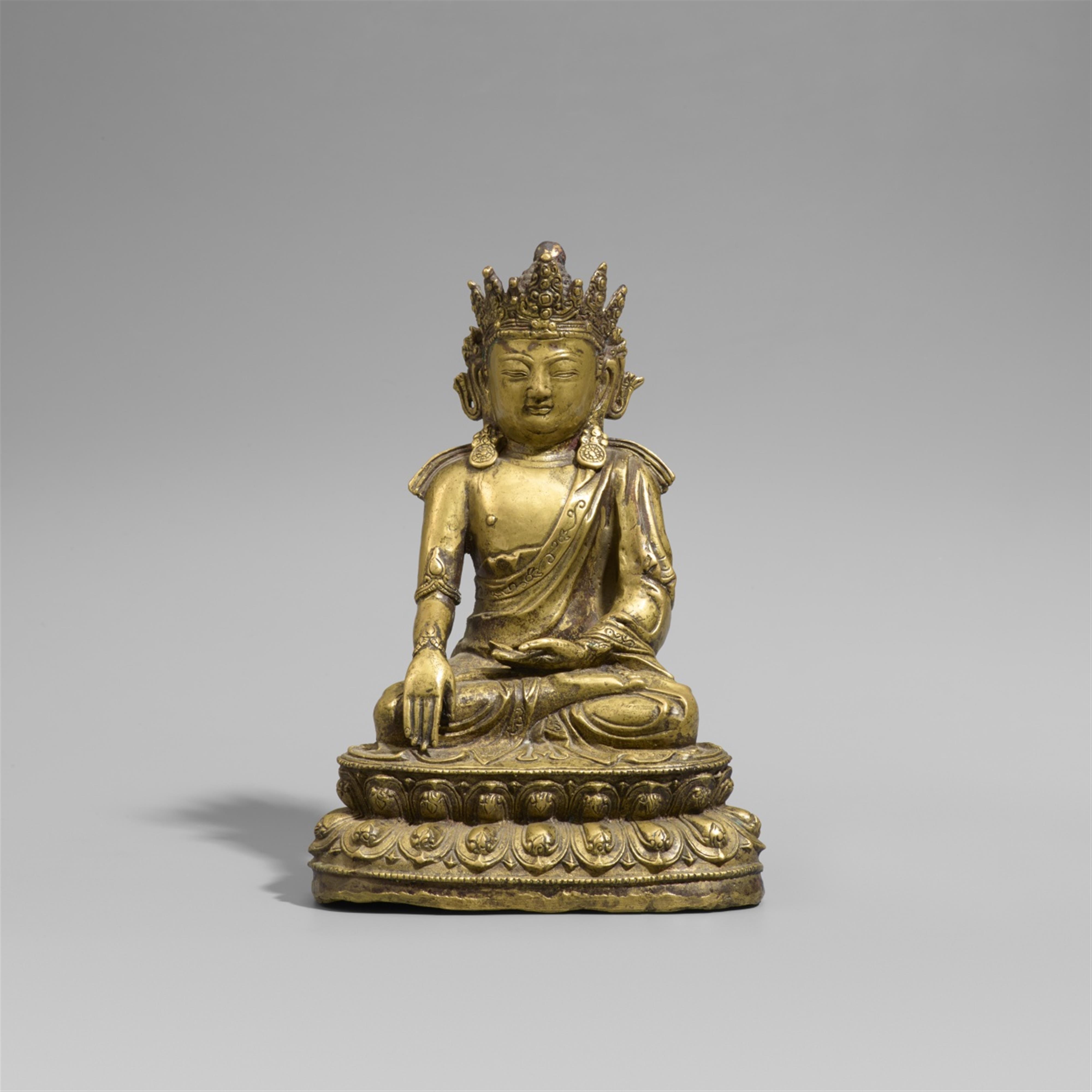 A Tibetan brass figure of the crowned Buddha Shakyamuni. 19th century - image-1