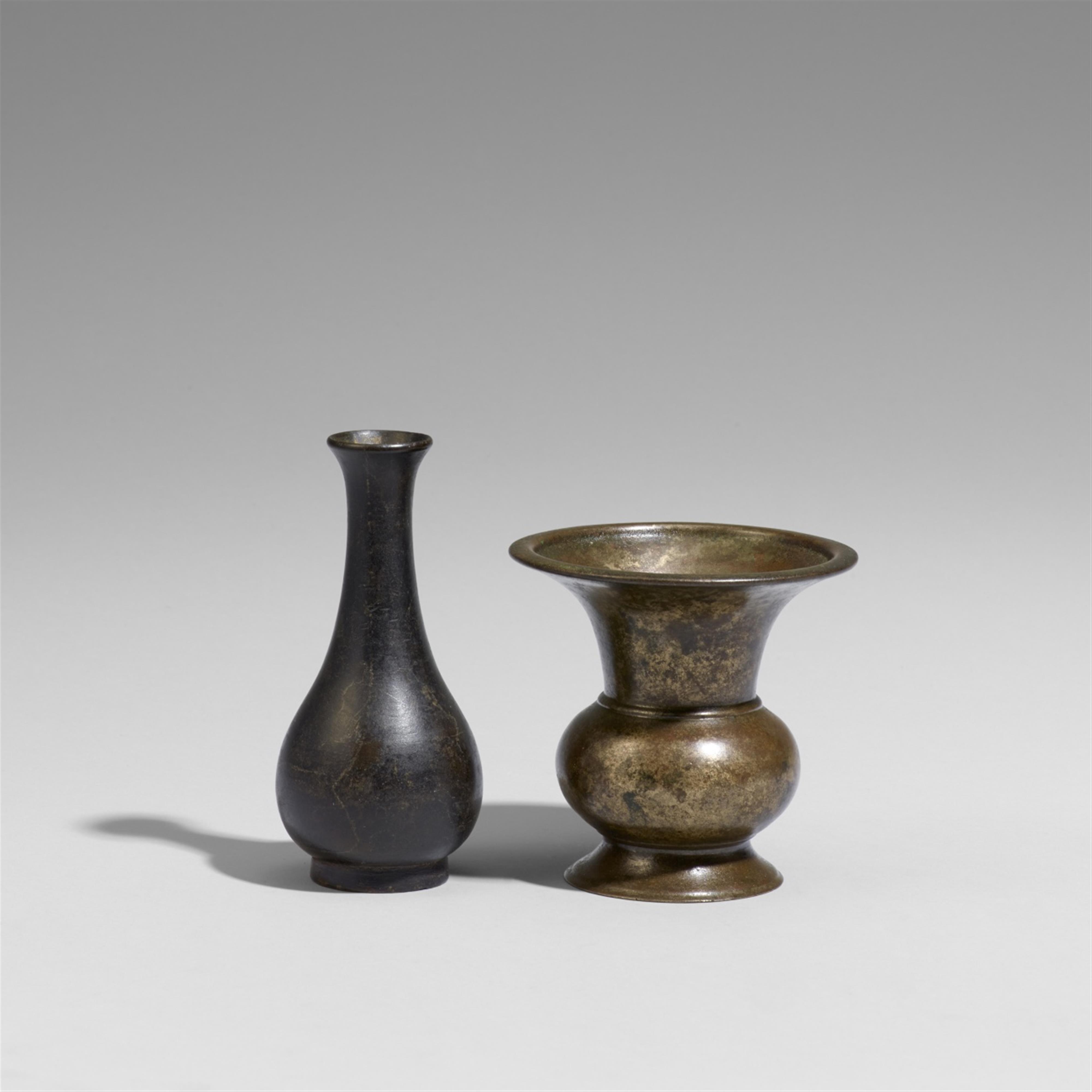 Two small bronze vessels. Ming / Qing dynasty - image-1