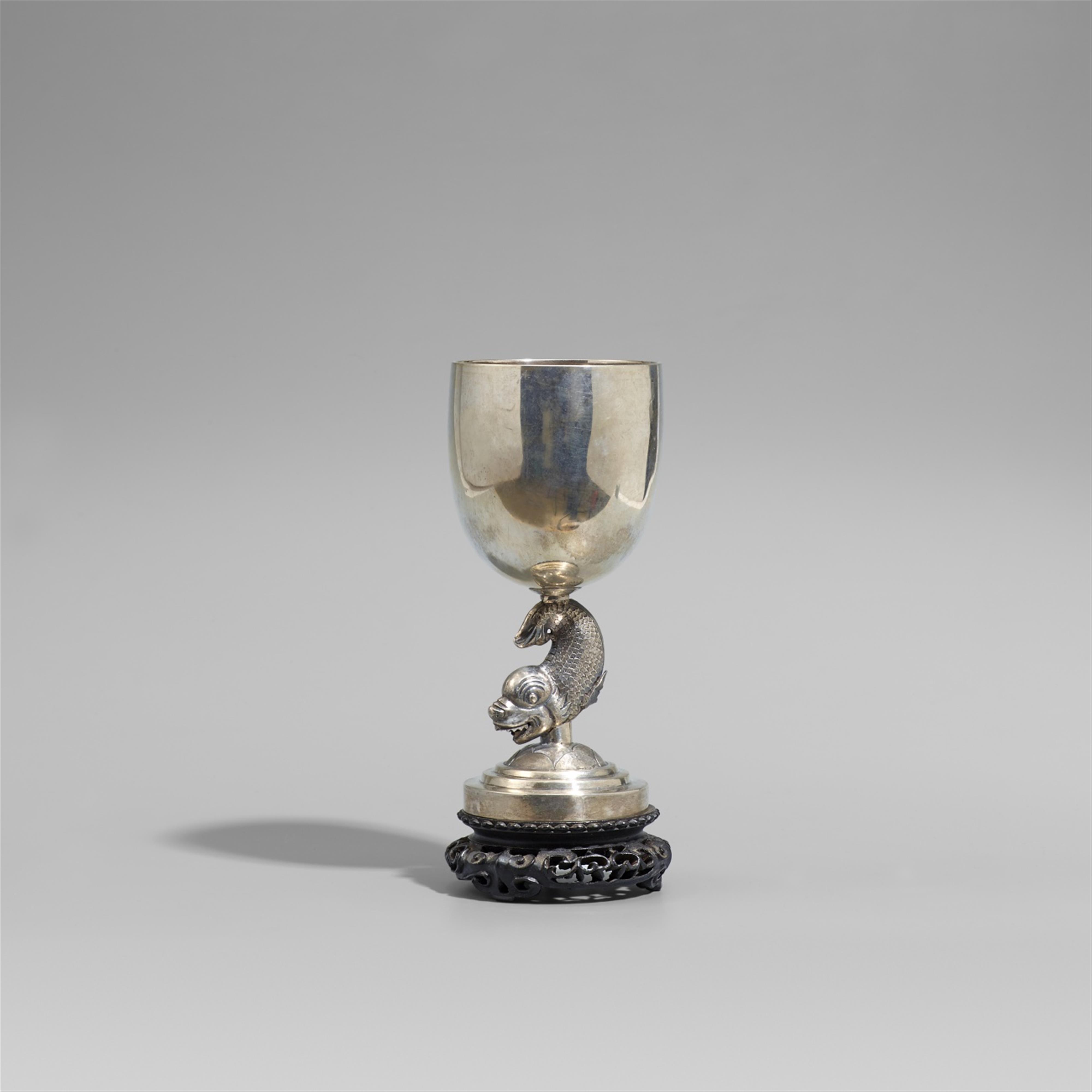 A silver chalice. Shanghai. Around 1900 - image-1