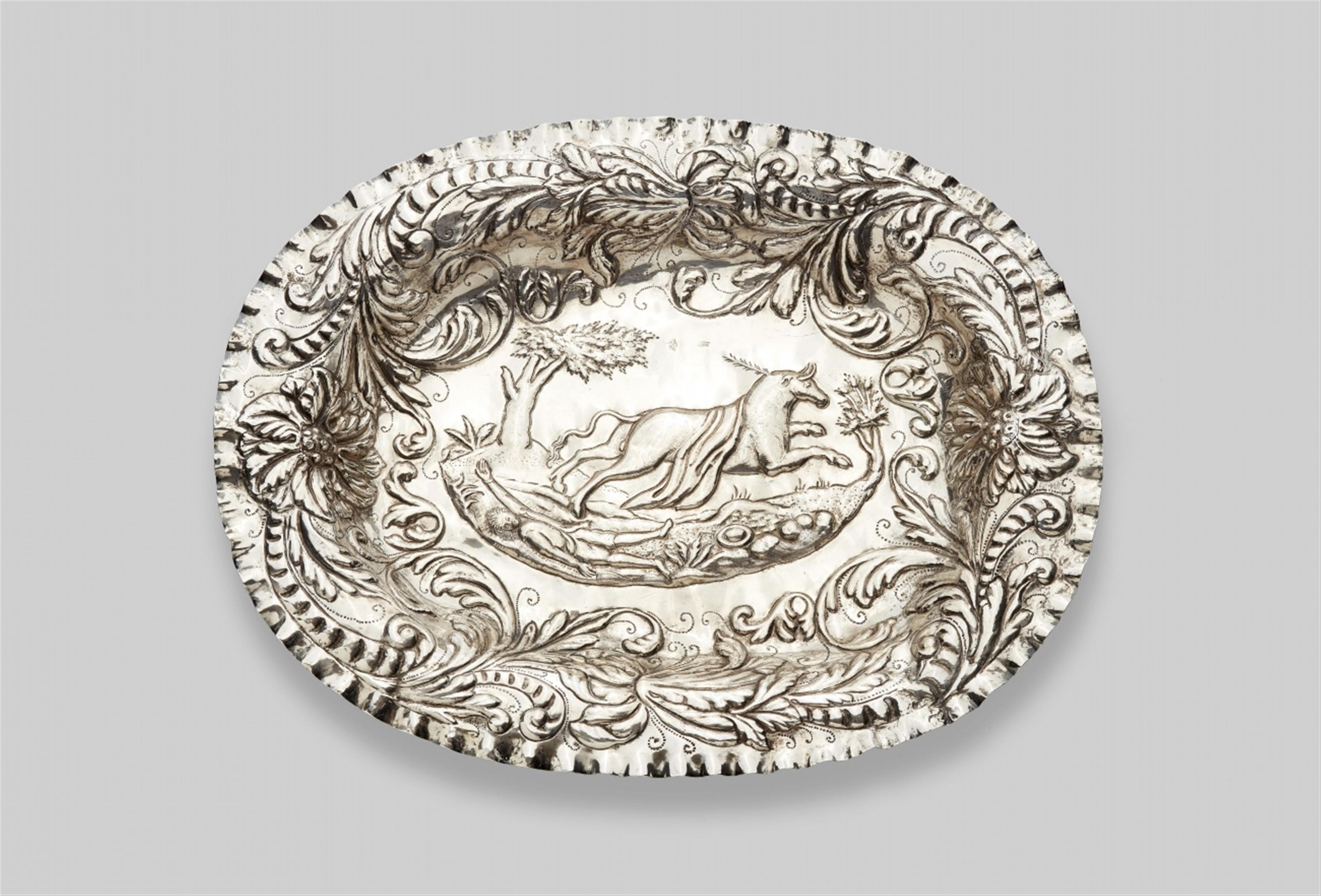 A rare Güstrow silver sideboard dish - image-1