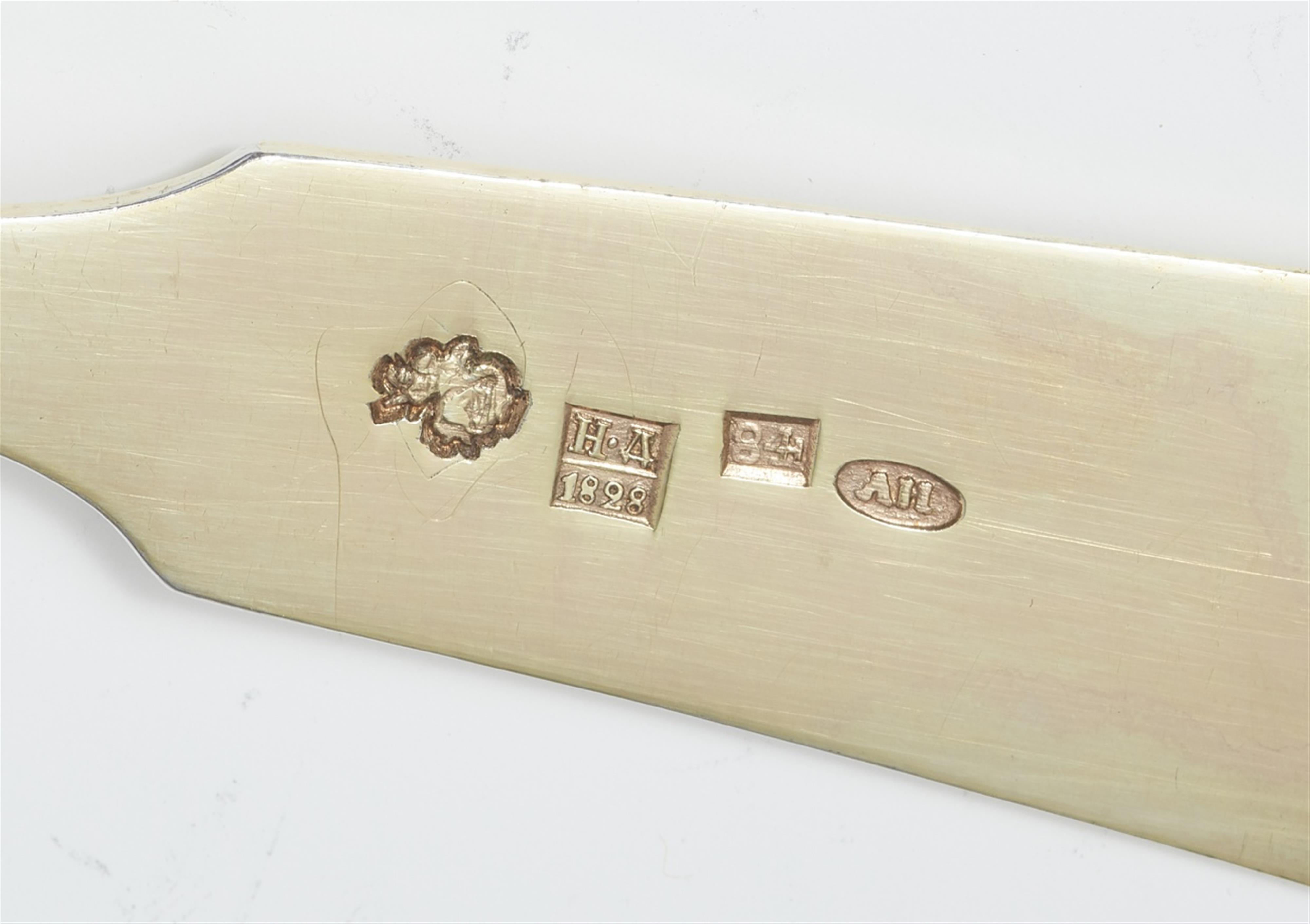 A Moscow silver gilt travel cutlery service - image-2