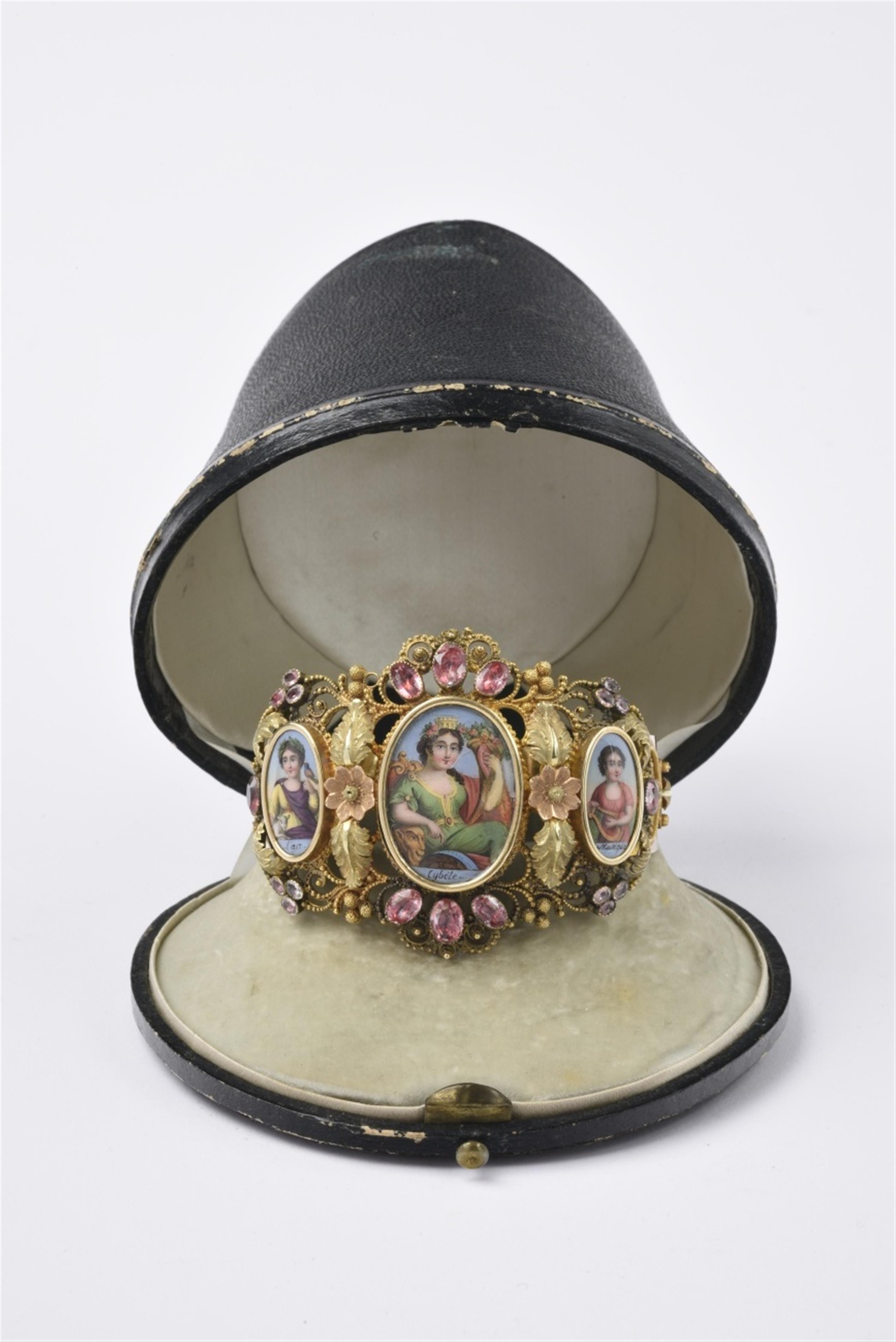 A Charles X enamelled gold filigree bracelet - image-1