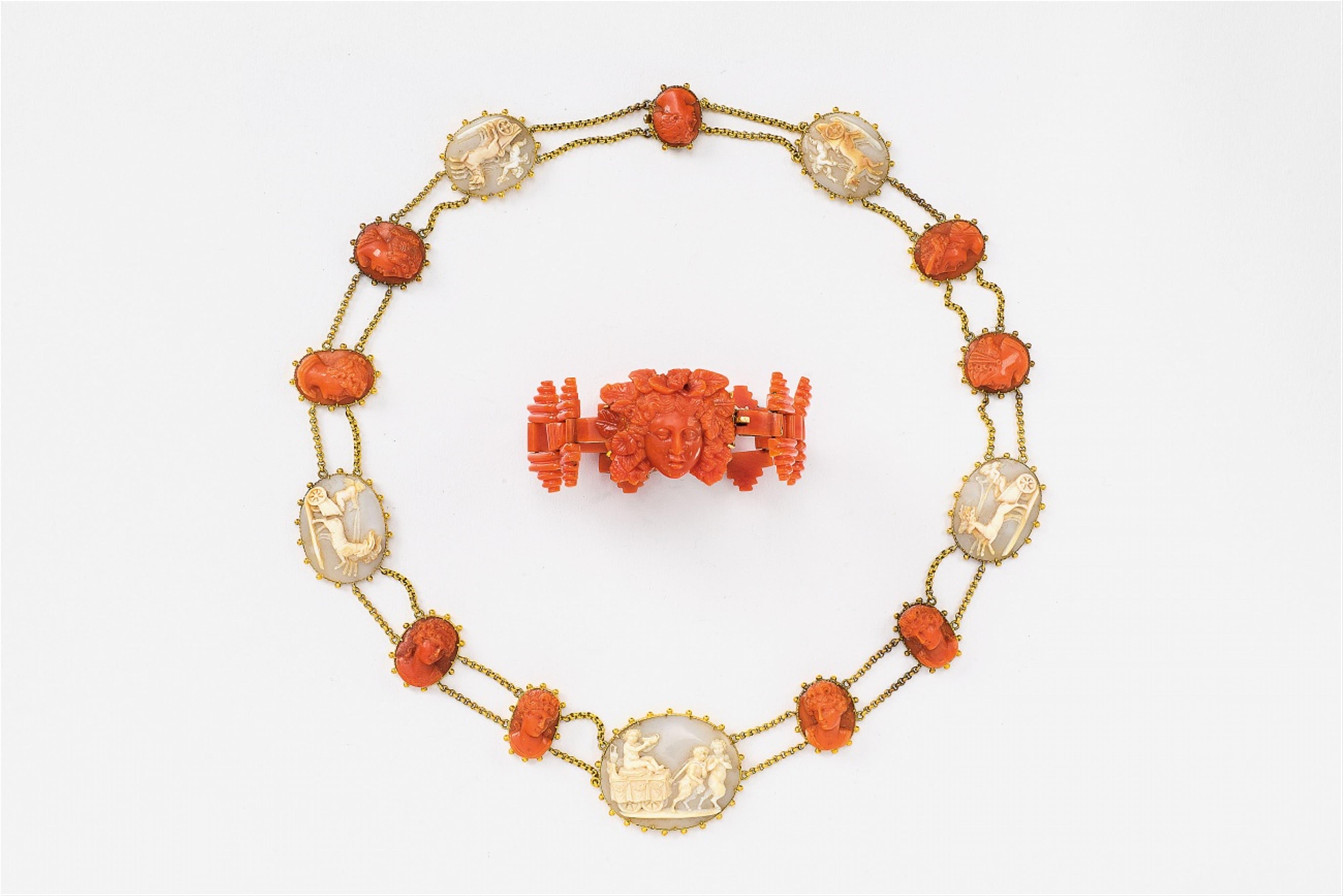 An Italian 14k gold and coral bracelet - image-2