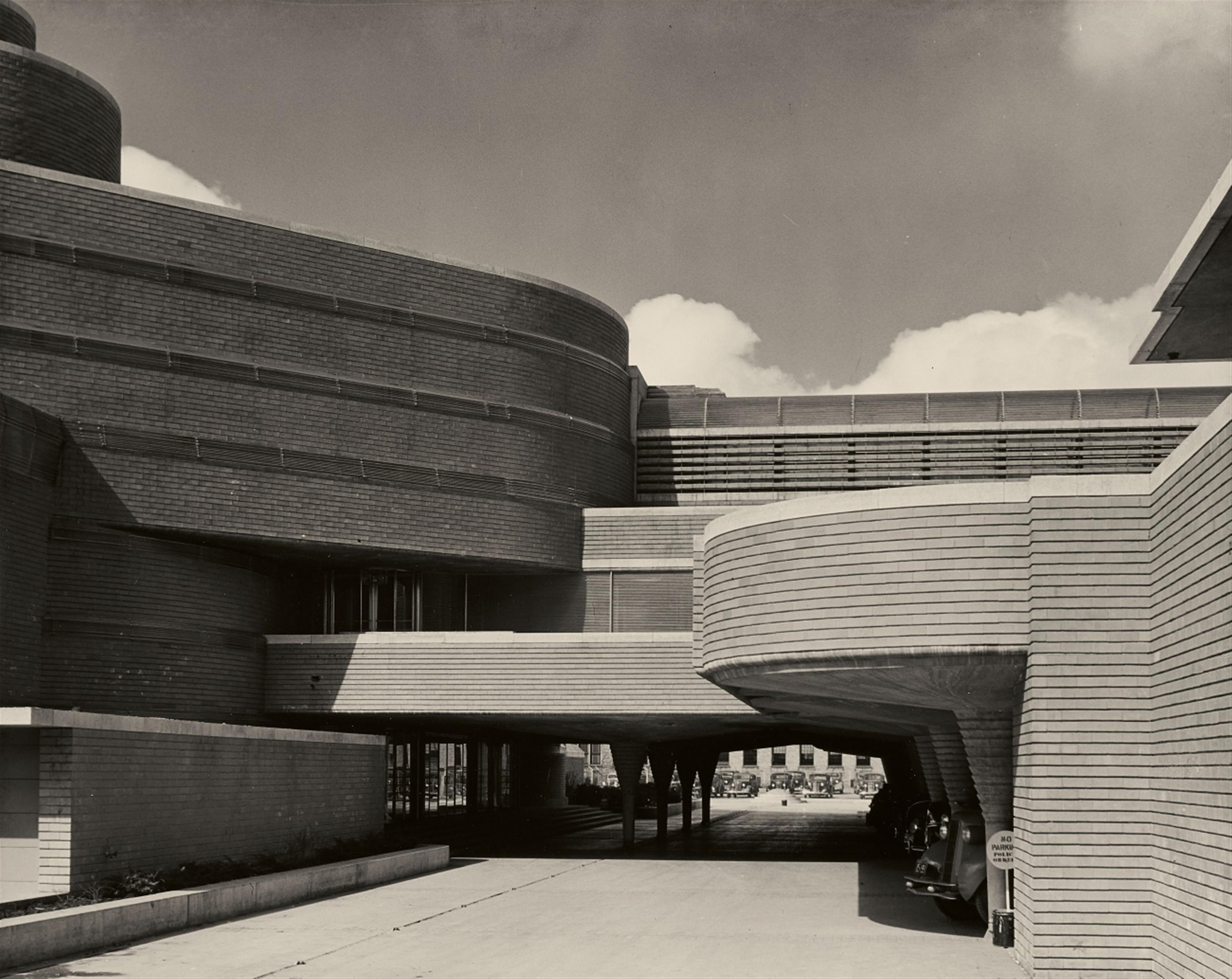 S. C. Johnson & Son Inc. / Photographic department - S.C. Johnson Administration Building, Racine/Wisconsin (Architekt Frank Lloyd Wright) - image-2