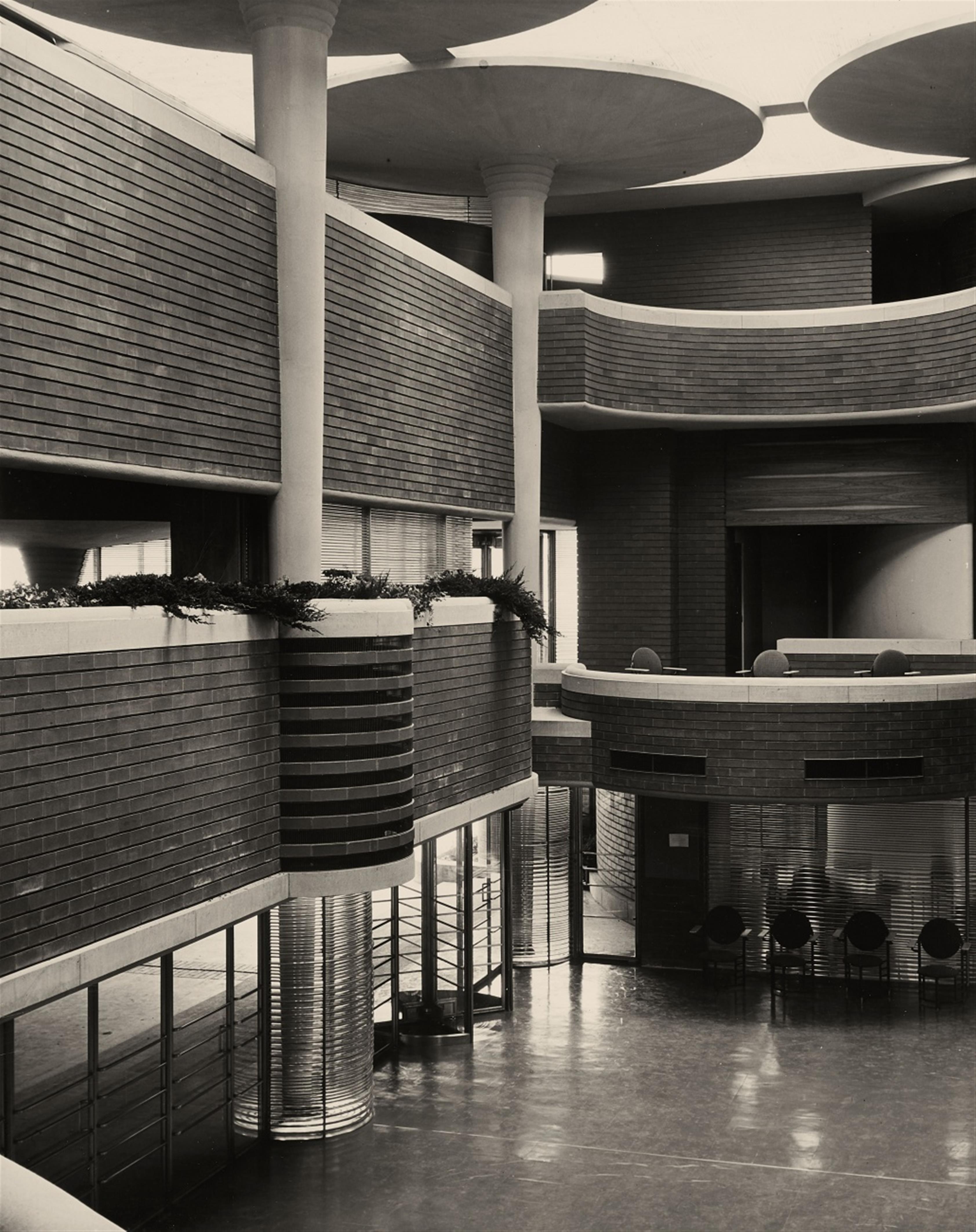 S. C. Johnson & Son Inc. / Photographic department - S.C. Johnson Administration Building, Racine/Wisconsin (Architect Frank Lloyd Wright) - image-3