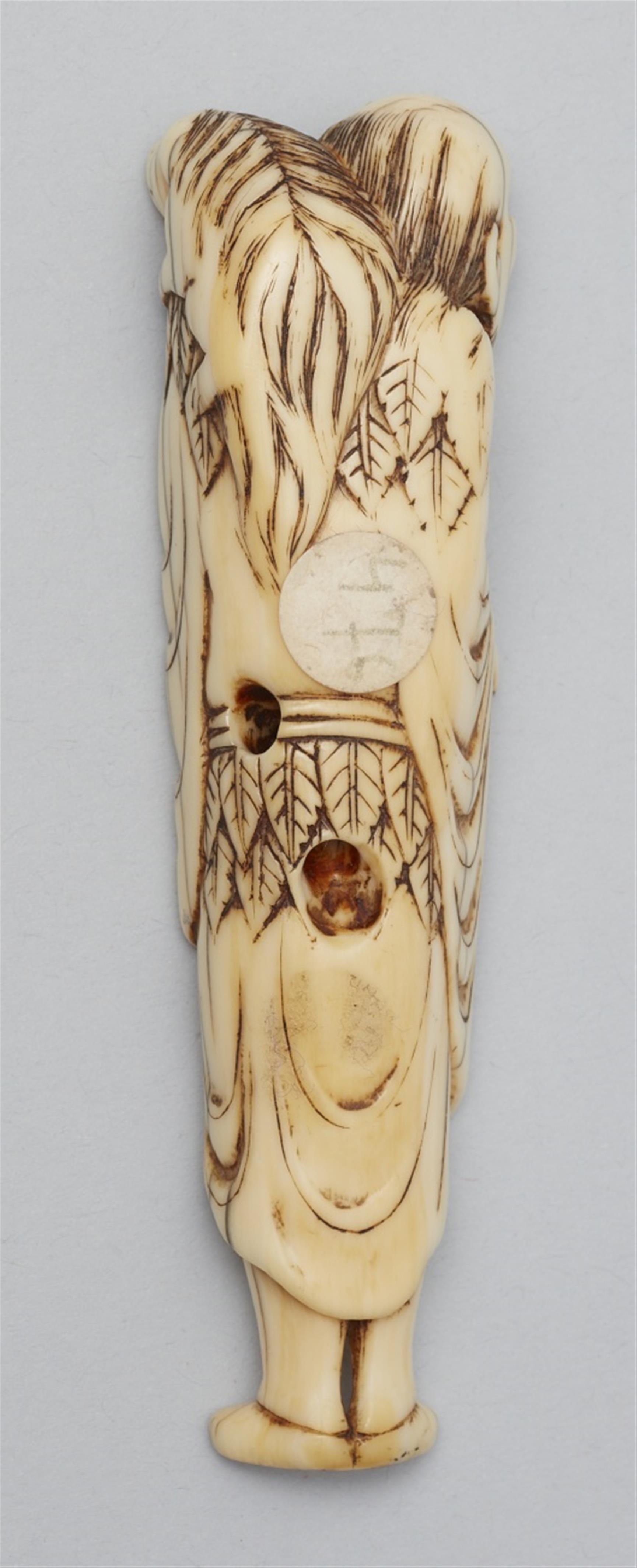 An ivory netsuke of a sennin with a long-haired dog. 18th century - image-2