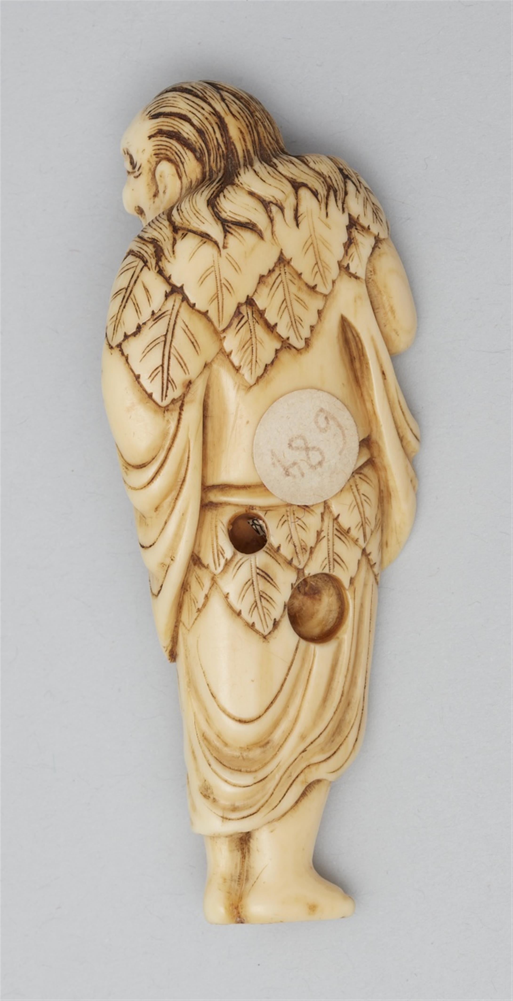 An ivory netsuke of a sennin with an octopus. 18th century - image-2