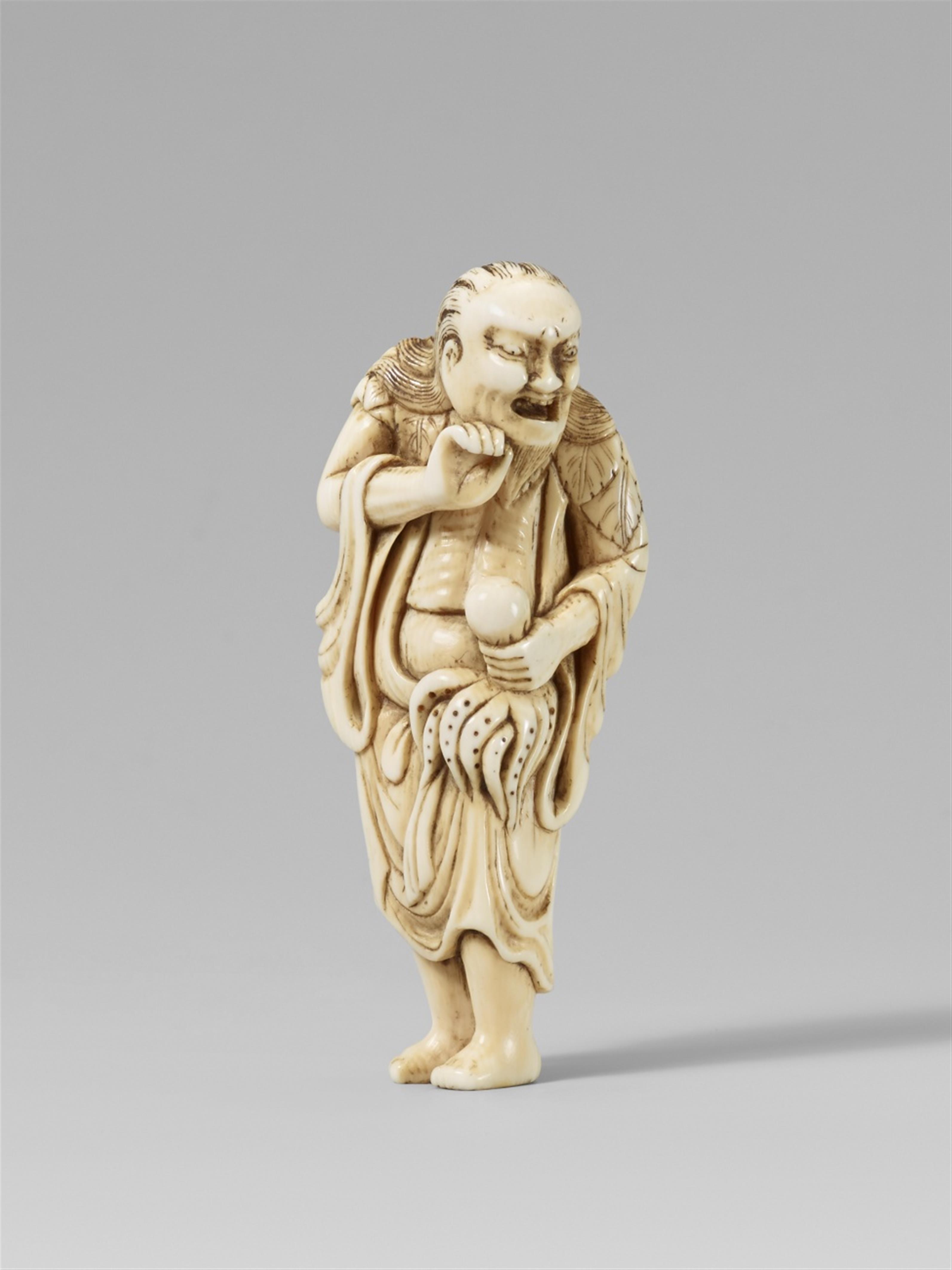 An ivory netsuke of a sennin with an octopus. 18th century - image-1