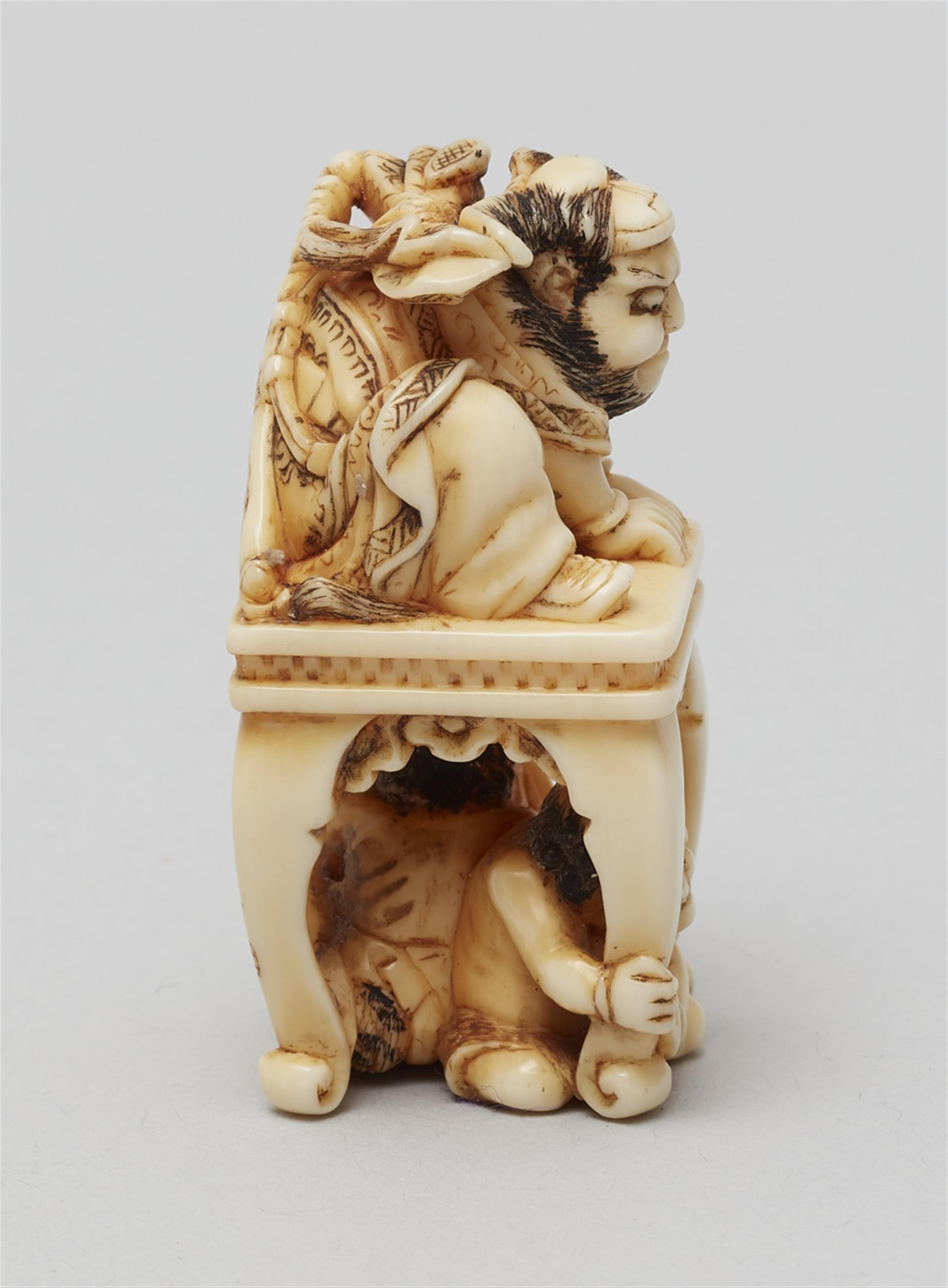 An ivory netsuke of Shoki with two oni. Mid-19th century - image-2