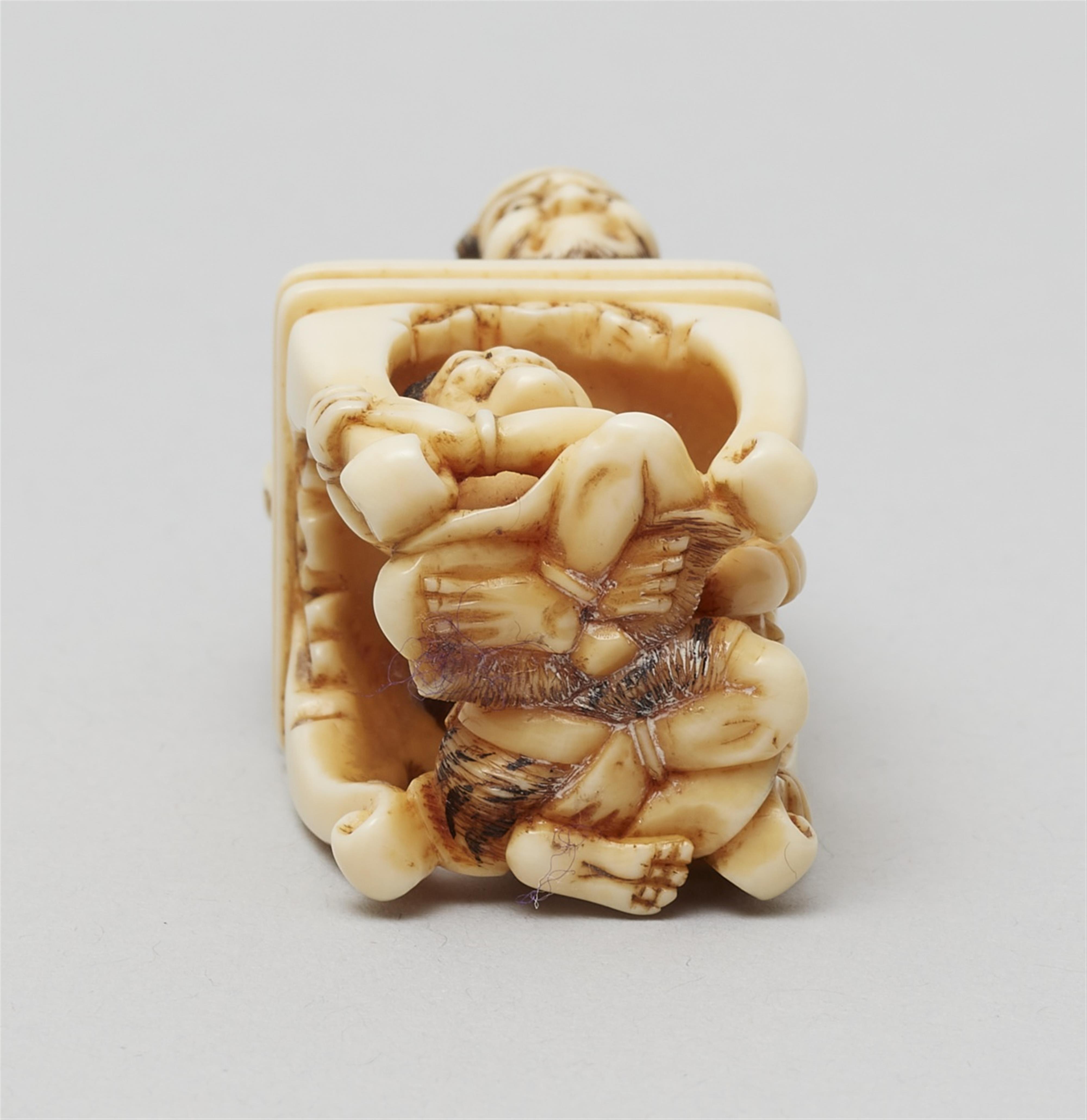 An ivory netsuke of Shoki with two oni. Mid-19th century - image-5