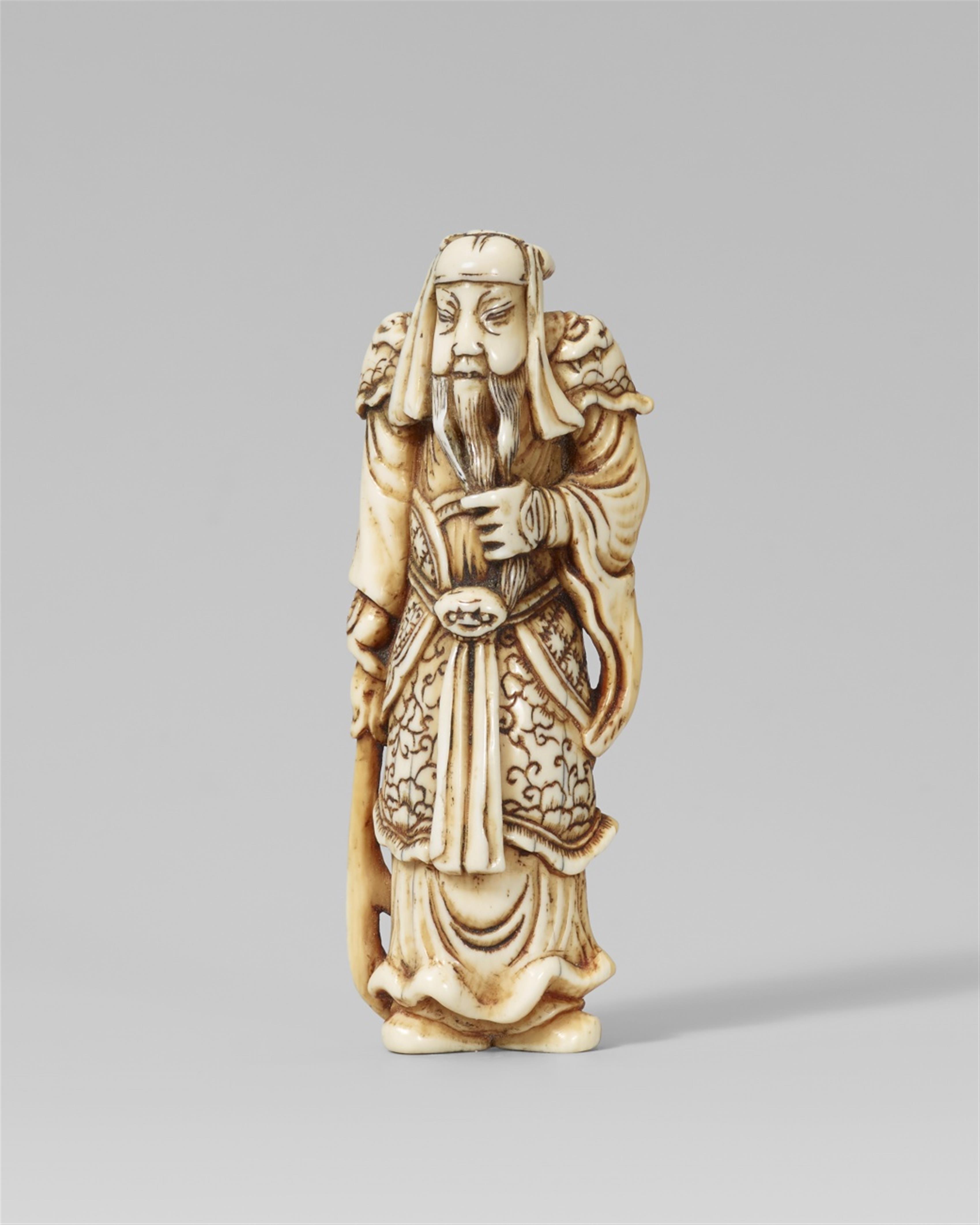 An ivory netsuke of Kan’u. Early 19th century - image-1