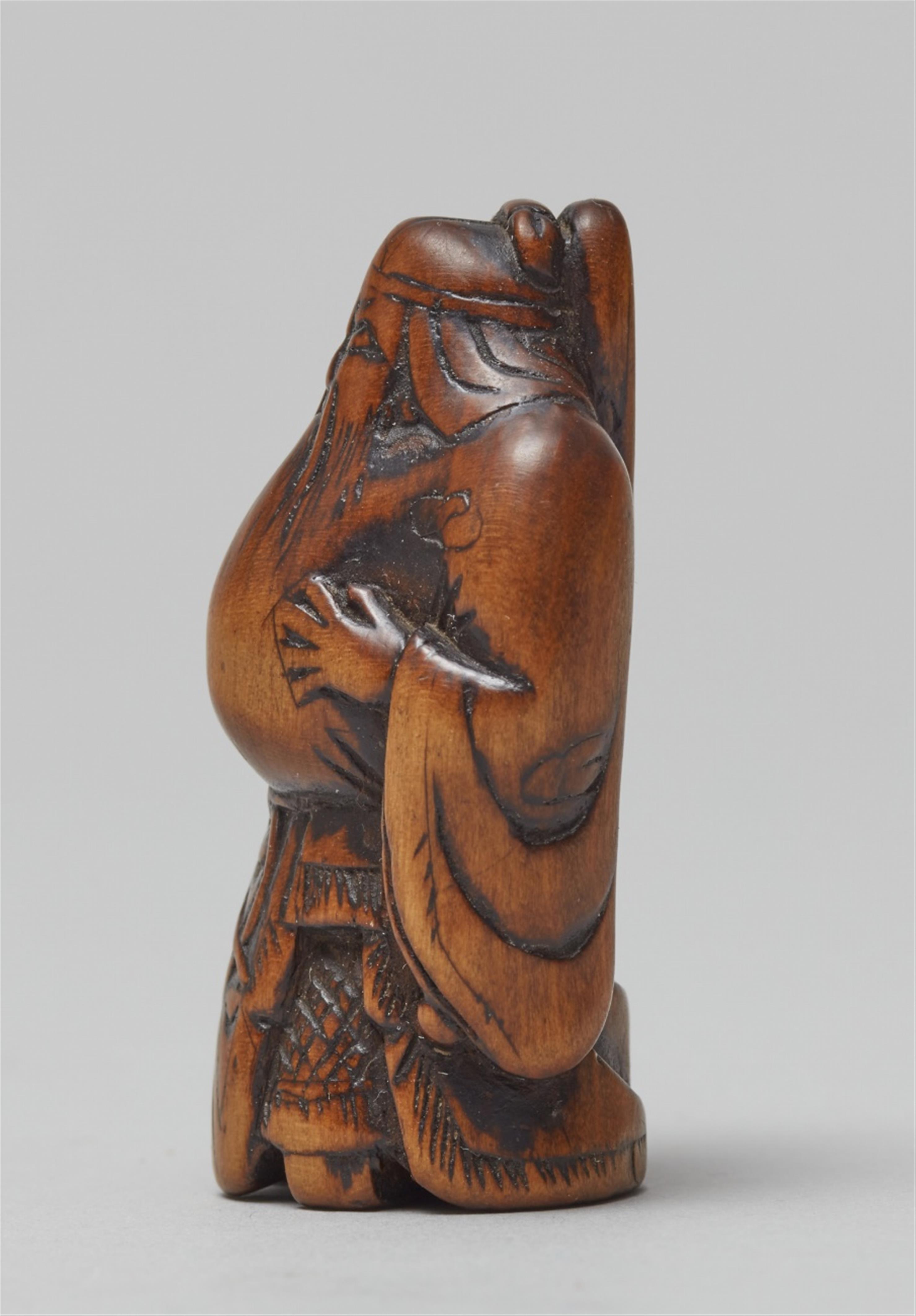 A boxwood netsuke of Kan’u. Early 19th century - image-4