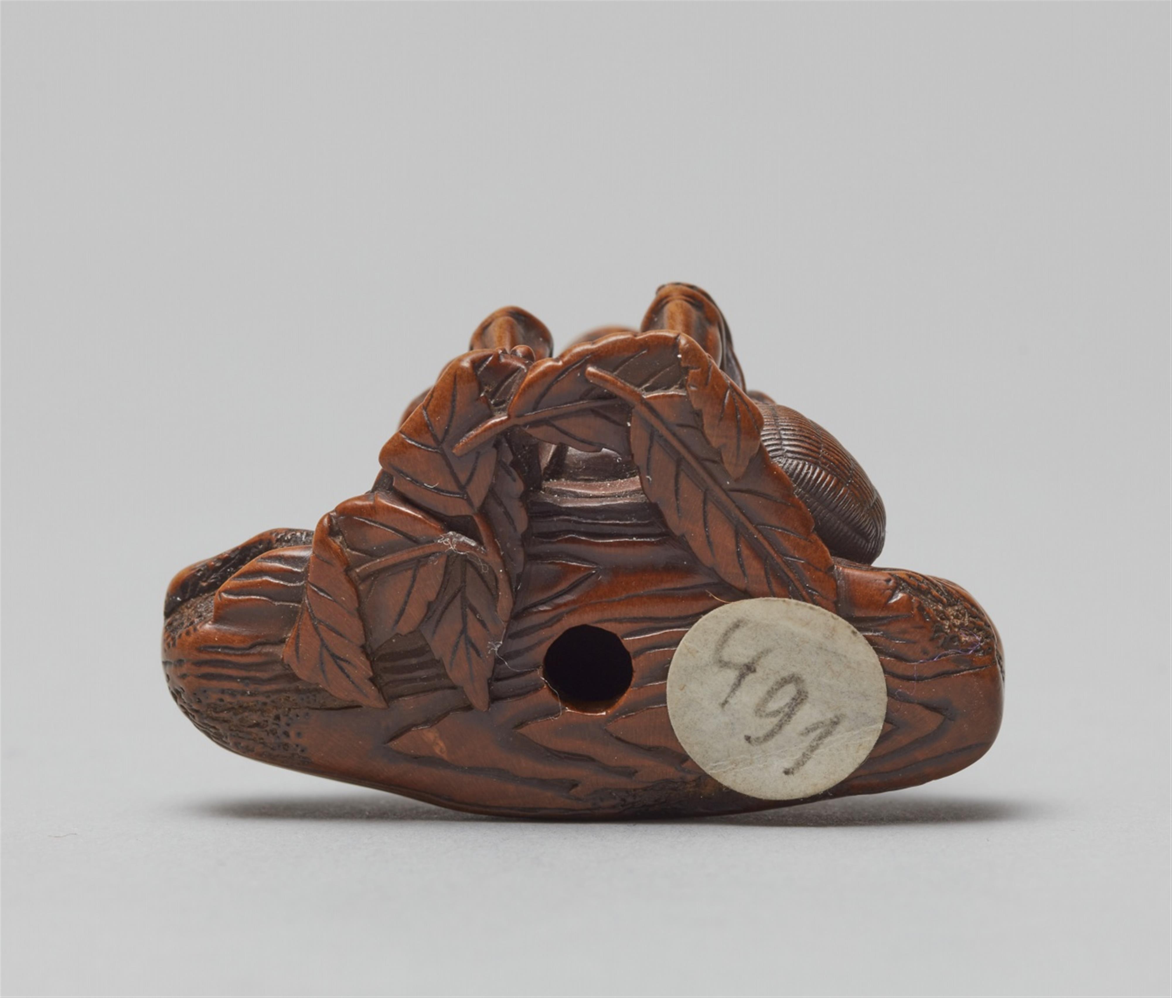 A fine wood netsuke of Ono no Komachi. Mid-19th century - image-2