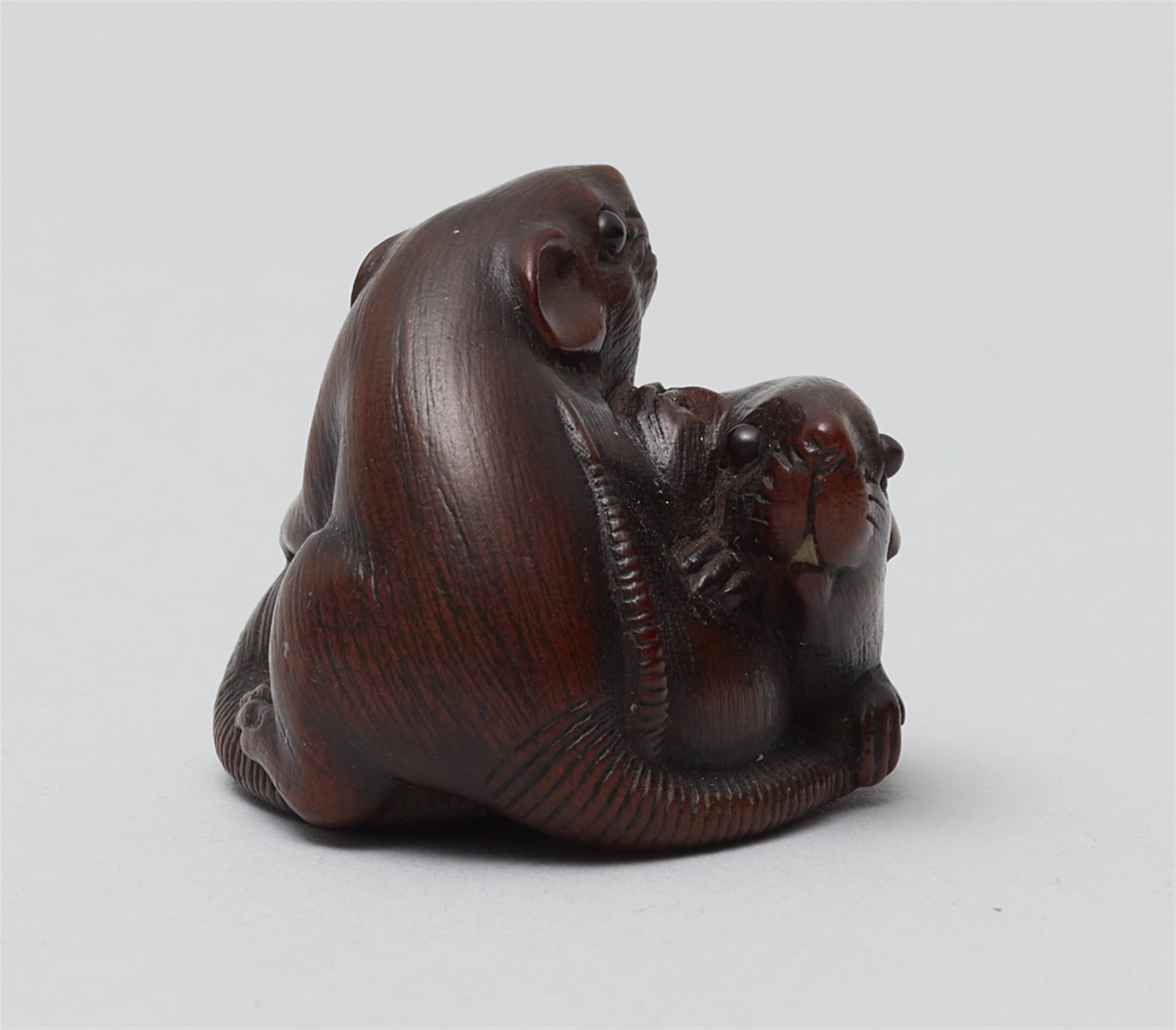 A fine boxwood Nagoya school netsuke of two rats. Mid-19th century - image-2