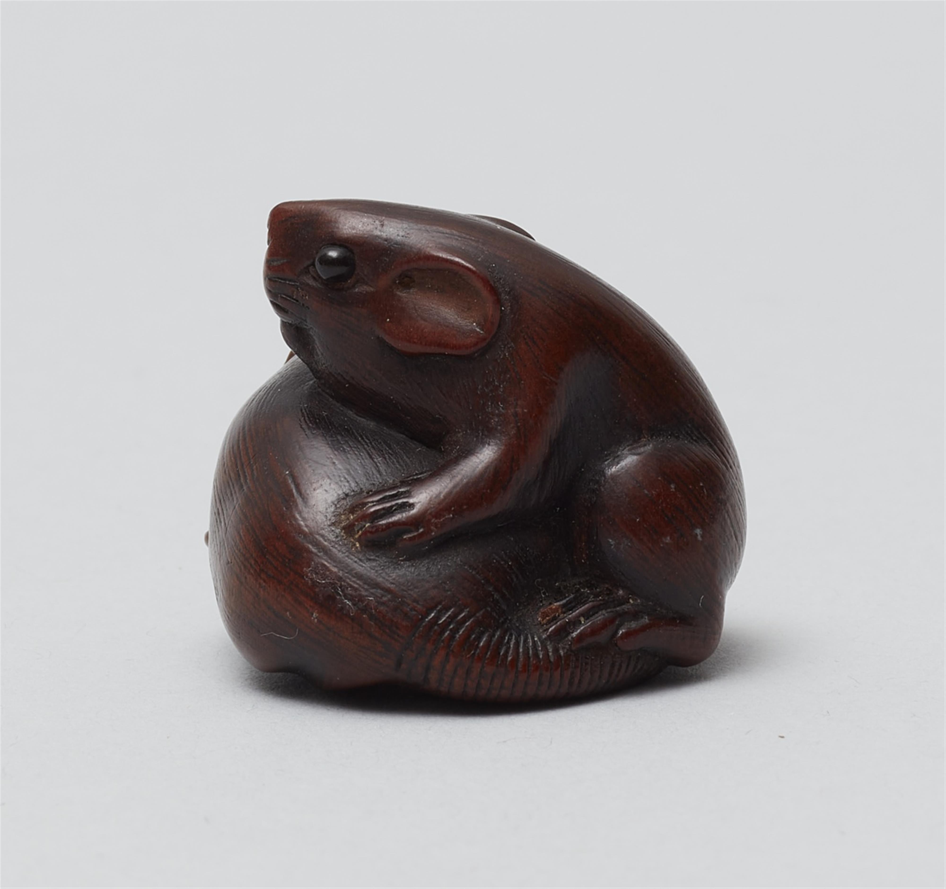 A fine boxwood Nagoya school netsuke of two rats. Mid-19th century - image-3