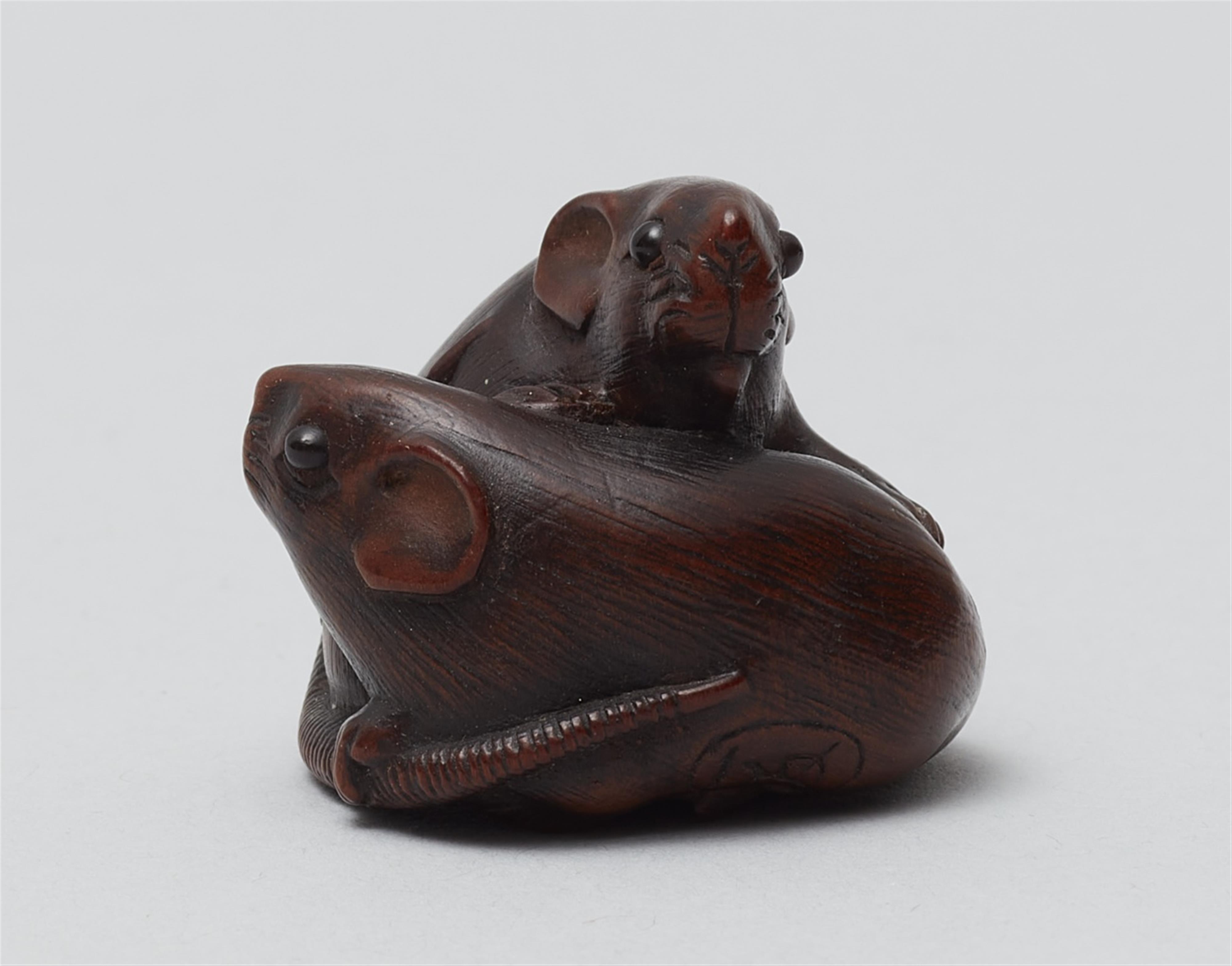 A fine boxwood Nagoya school netsuke of two rats. Mid-19th century - image-4